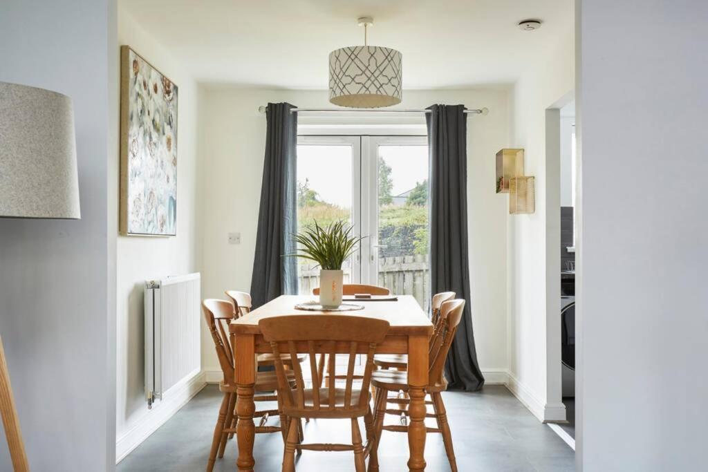 Halifax Gorgeous New Home - 3 bedrooms view 2