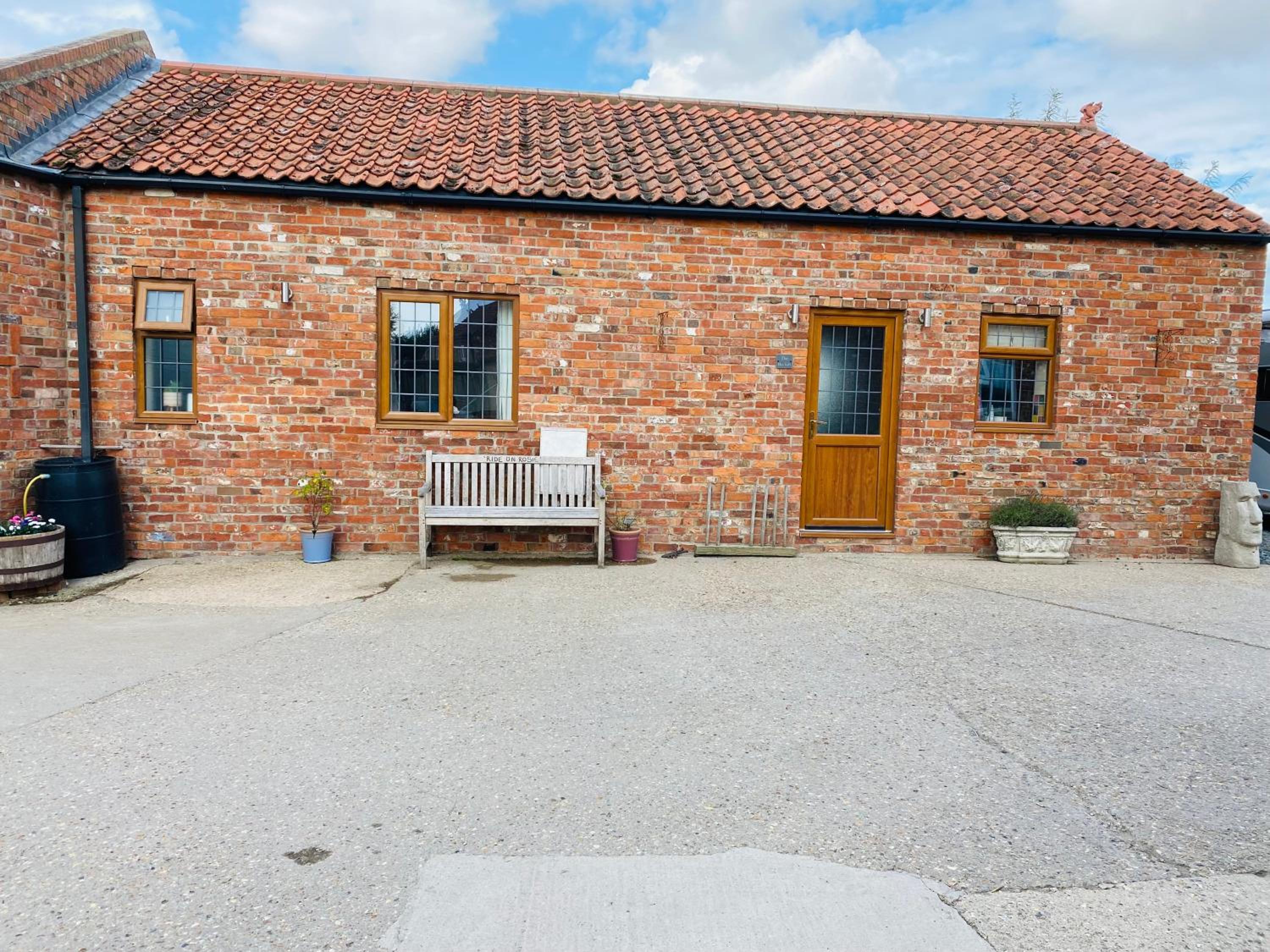 Field Farm Holiday Cottages and Glamping view 5