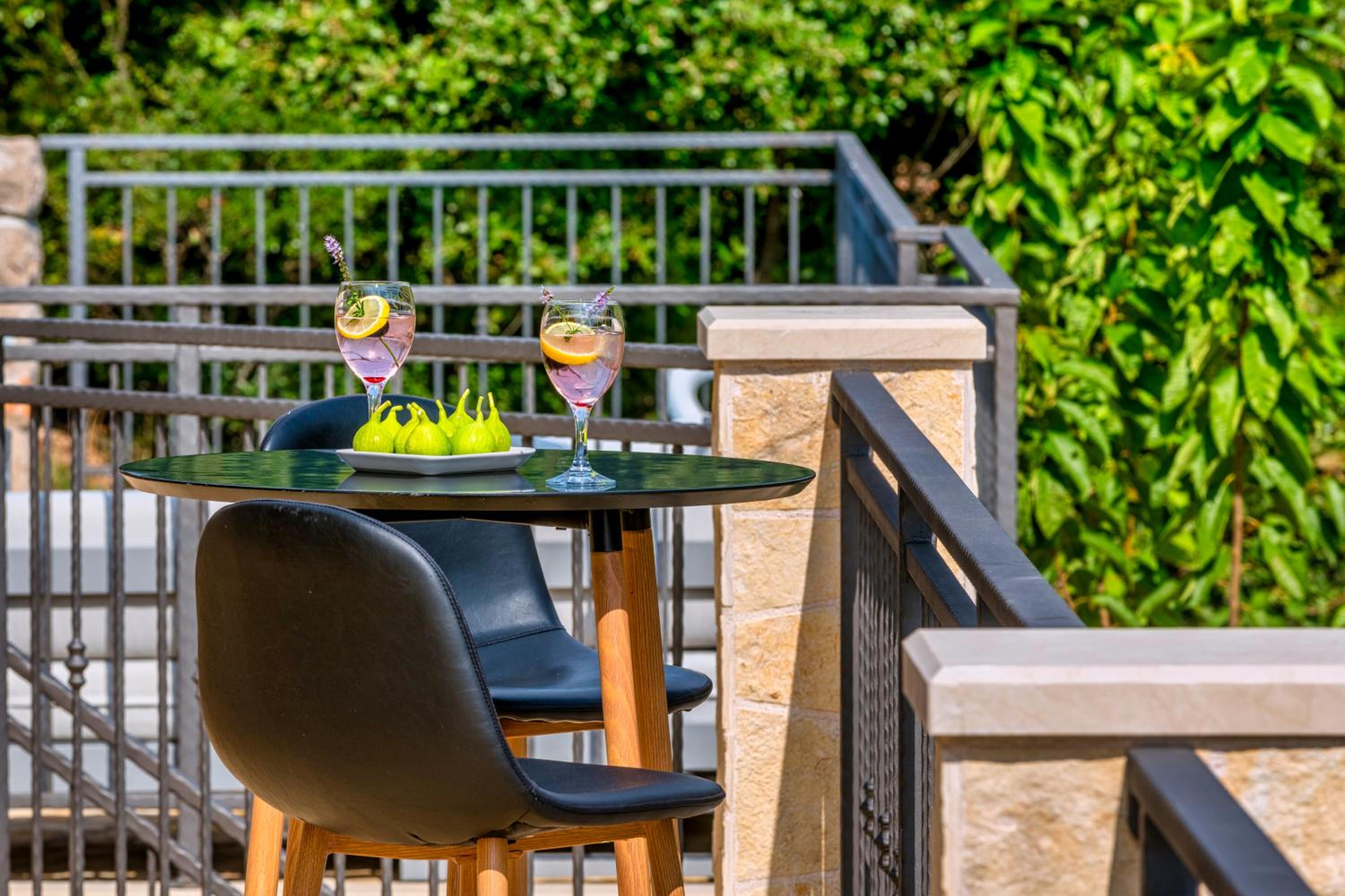 Villa Luce view 4
