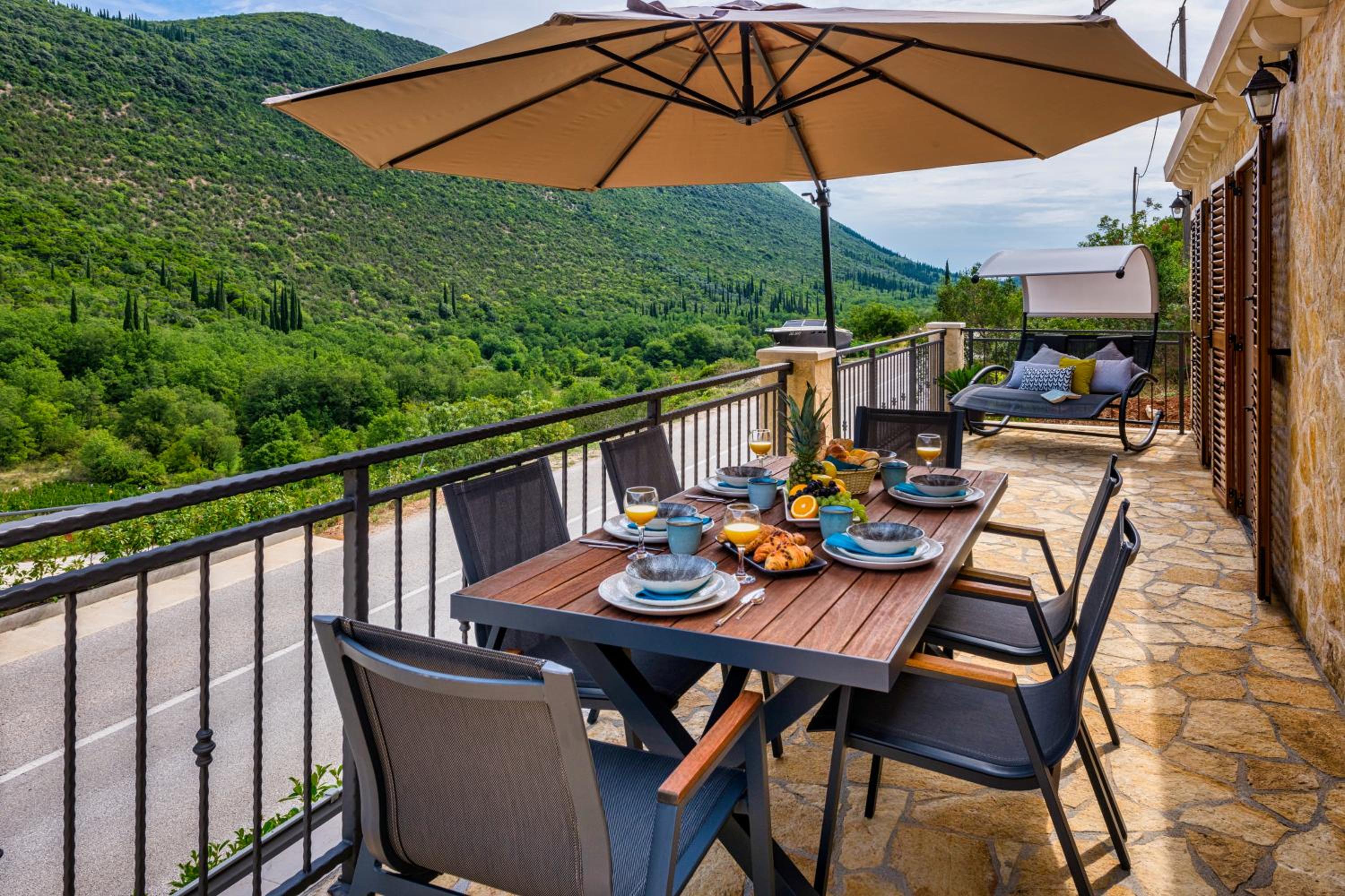 Villa Luce view 3