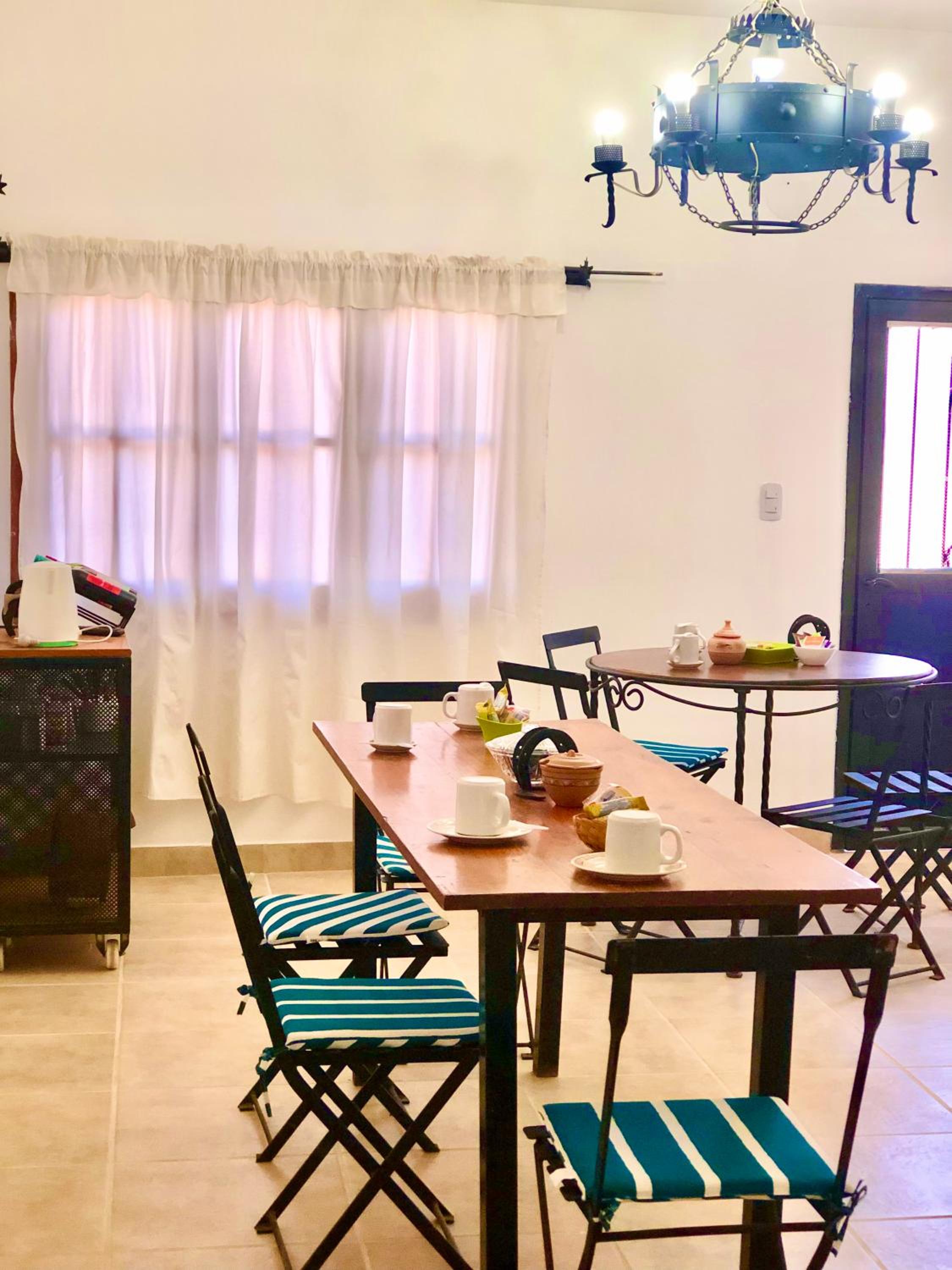 Hostal Los Faroles Chicoana