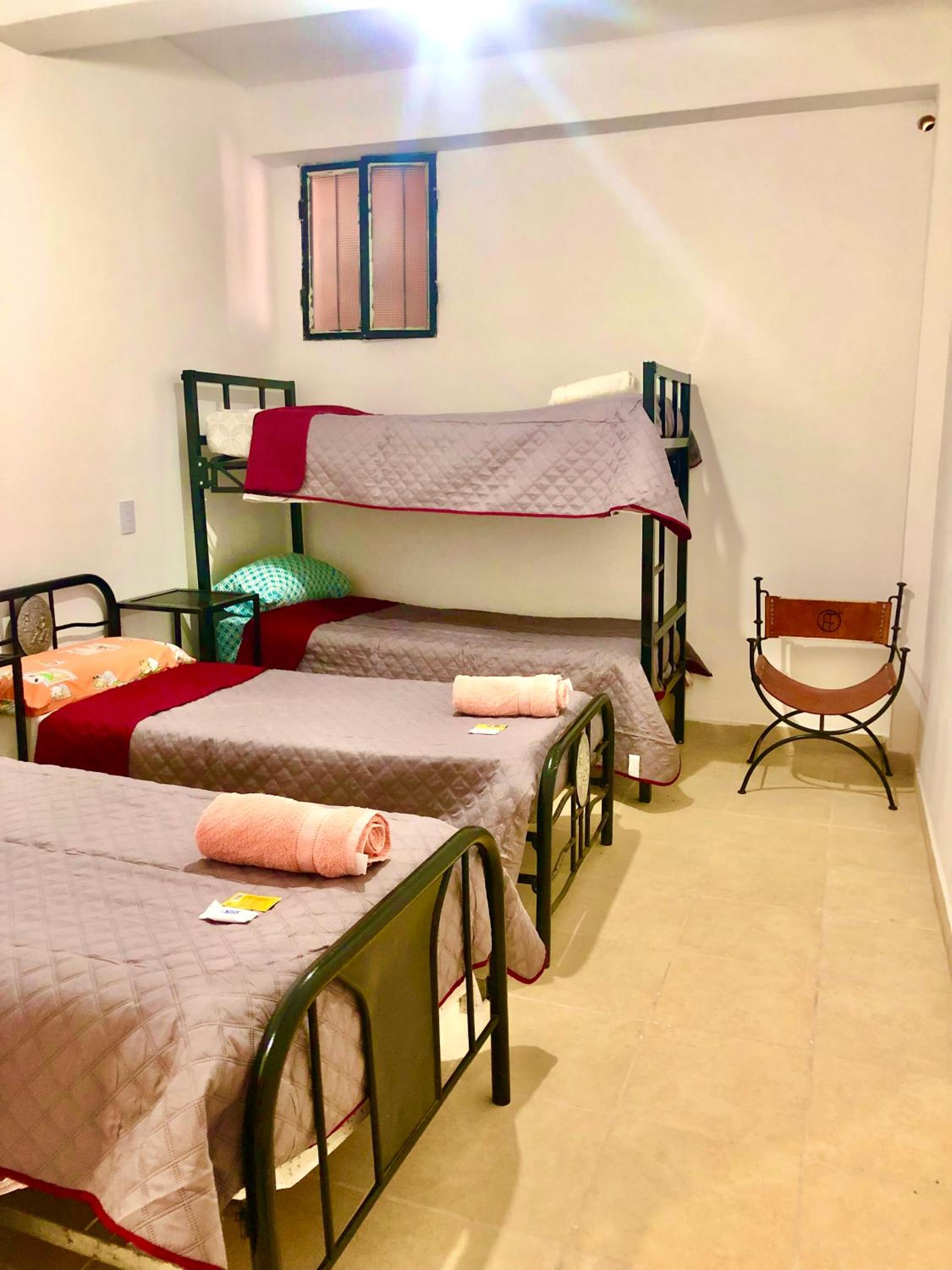 Hostal Los Faroles Chicoana