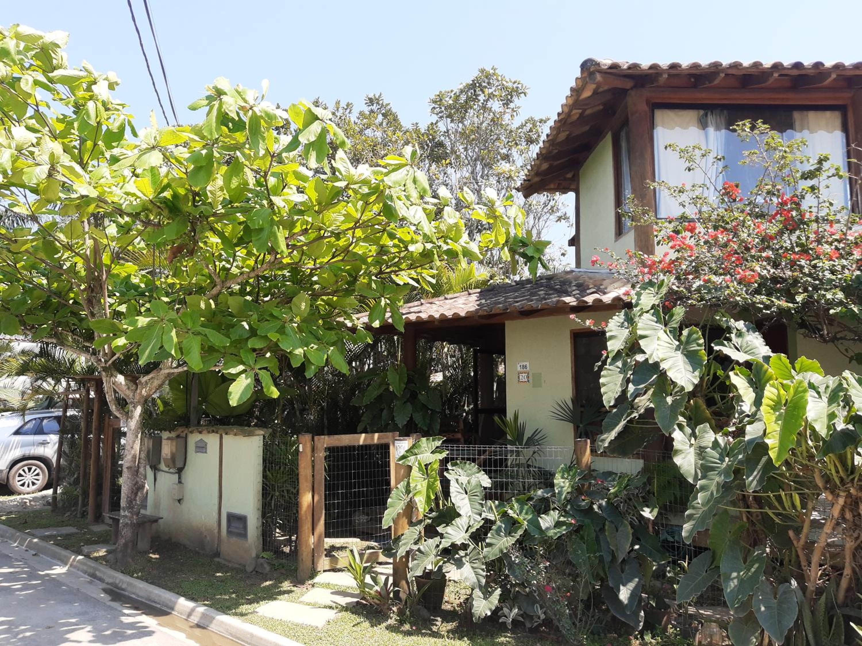 Casa Jardim Bangalos