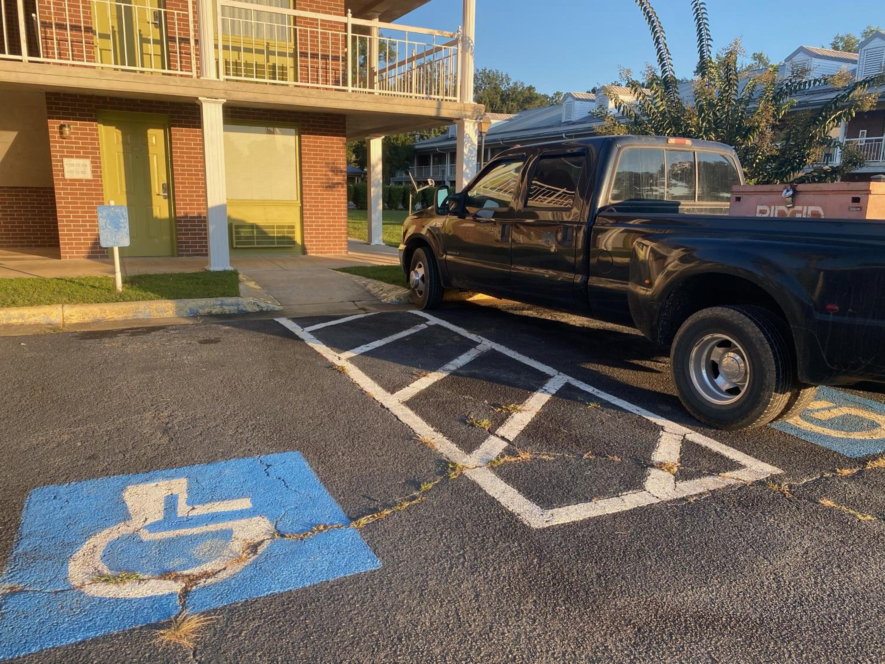 Motel 6 Sandersville, GA