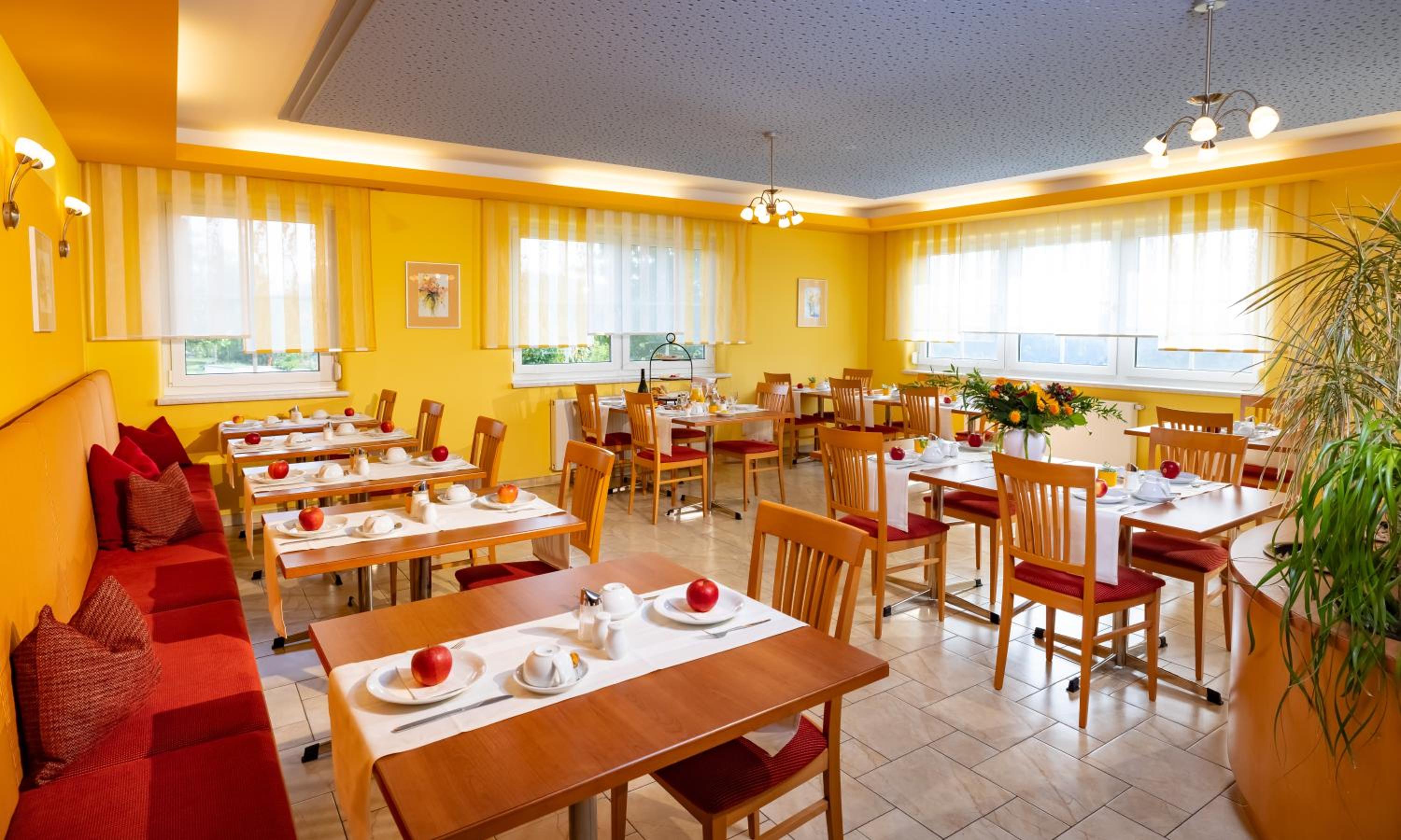 Golf & Thermenland Sonnenpension Frühstückshotel Burgauberg Stegersbach