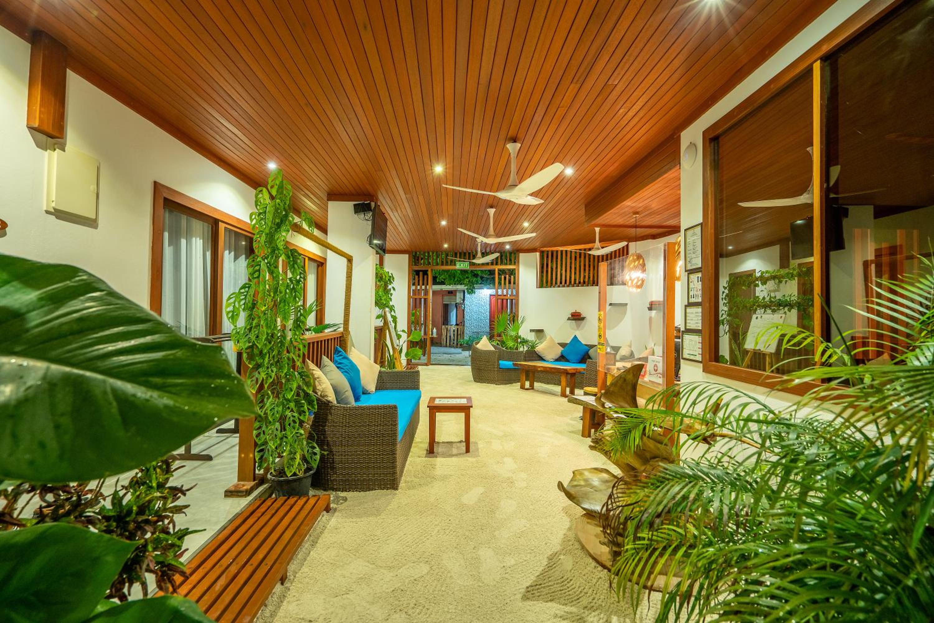 Ithaa Dhigurah Maldives photo 2