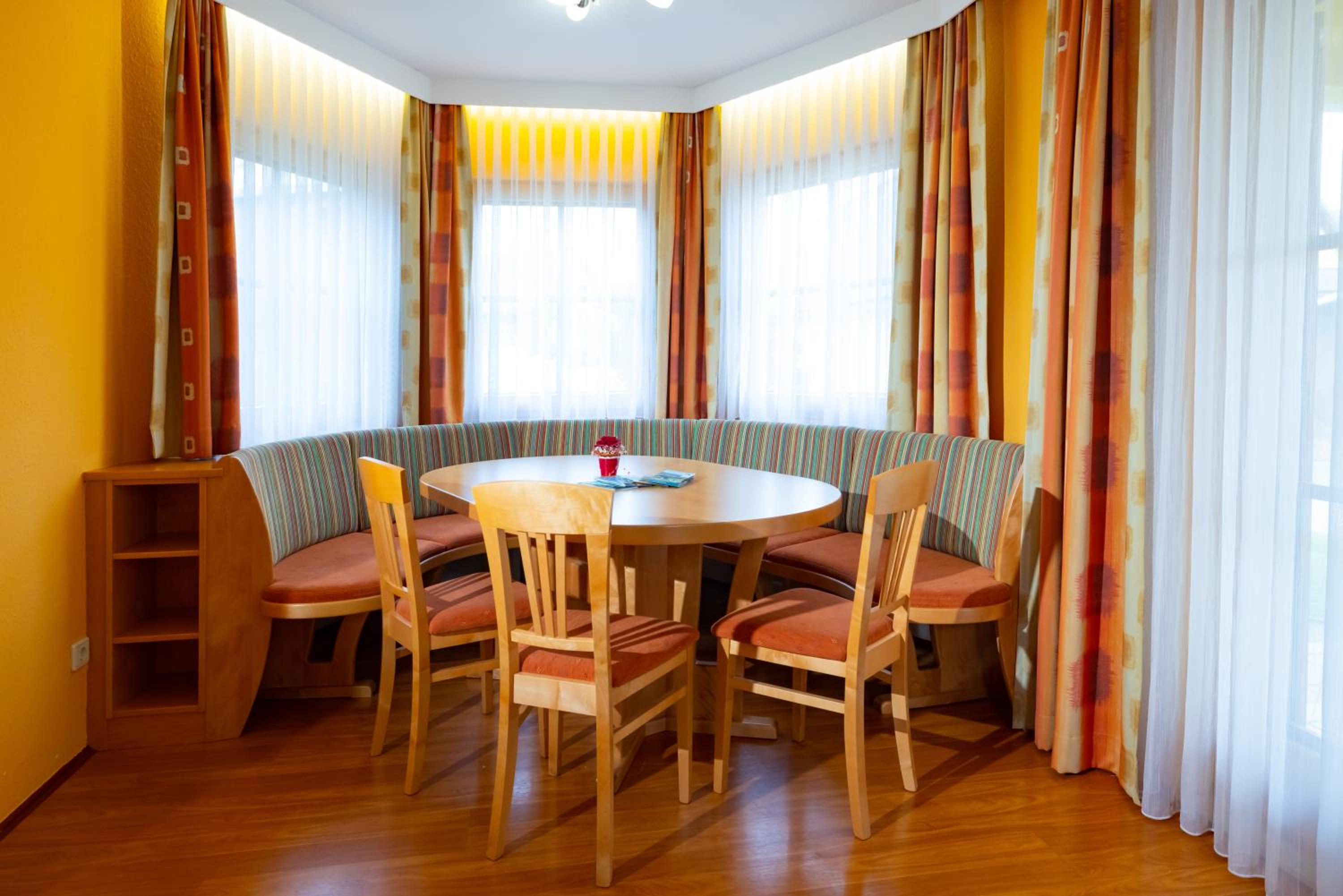 Golf & Thermenland Sonnenpension Frühstückshotel Burgauberg Stegersbach