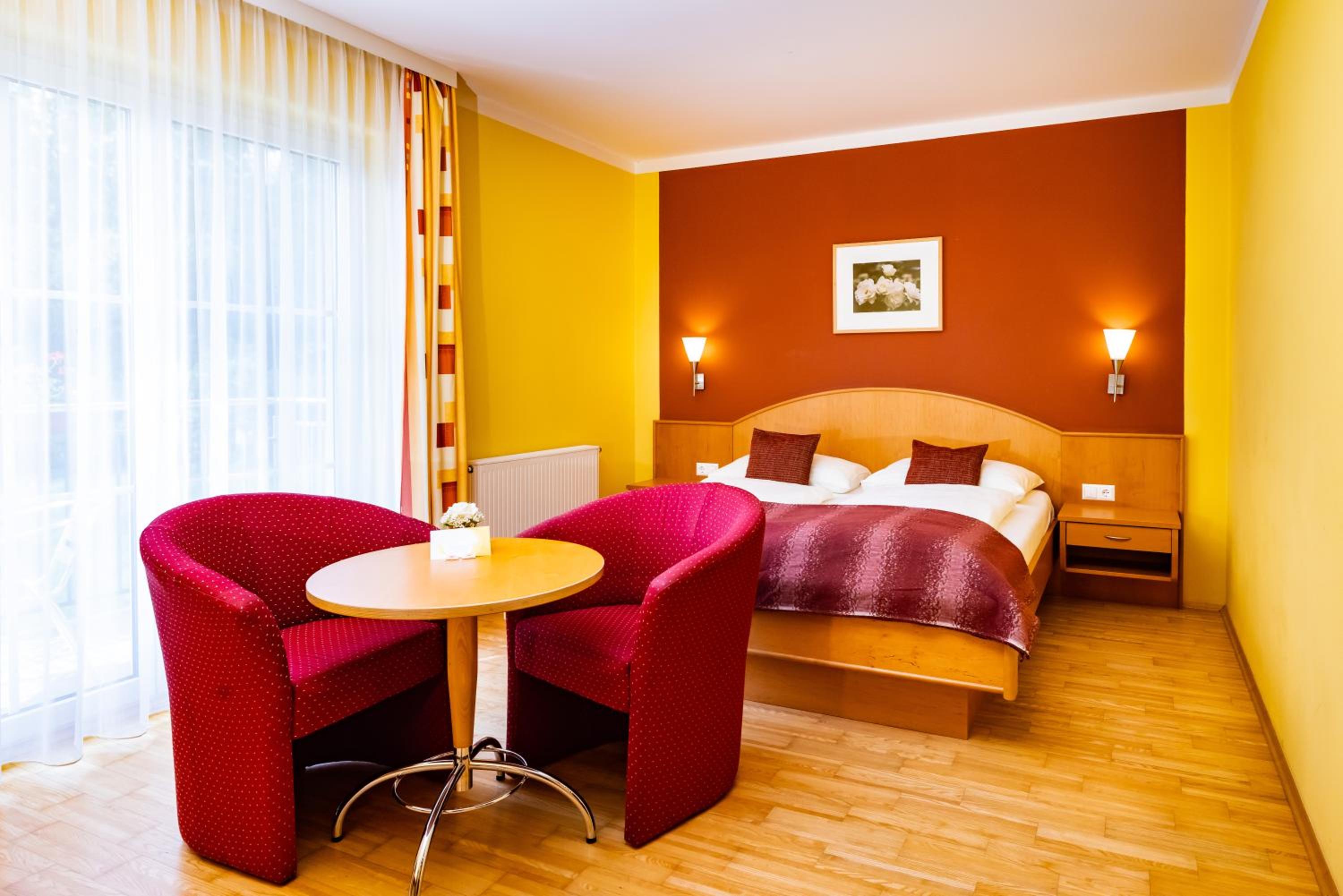 Golf & Thermenland Sonnenpension Frühstückshotel Burgauberg Stegersbach
