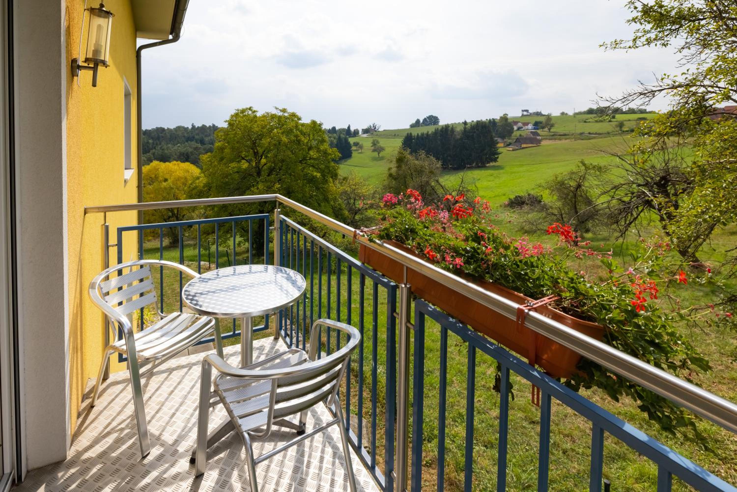 Golf & Thermenland Sonnenpension Frühstückshotel Burgauberg Stegersbach