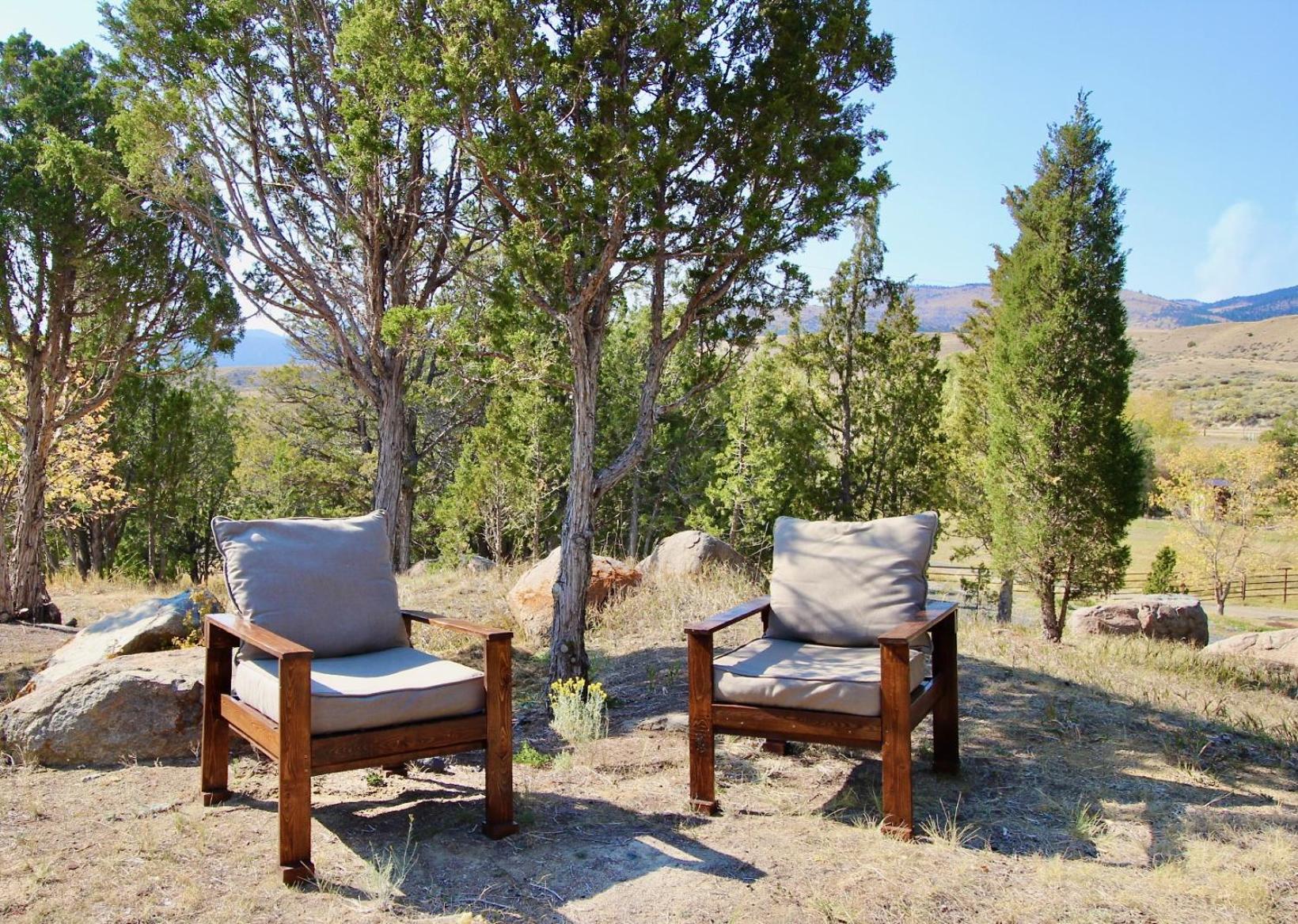 Upper Ranch - 100 Acre Mountain Views