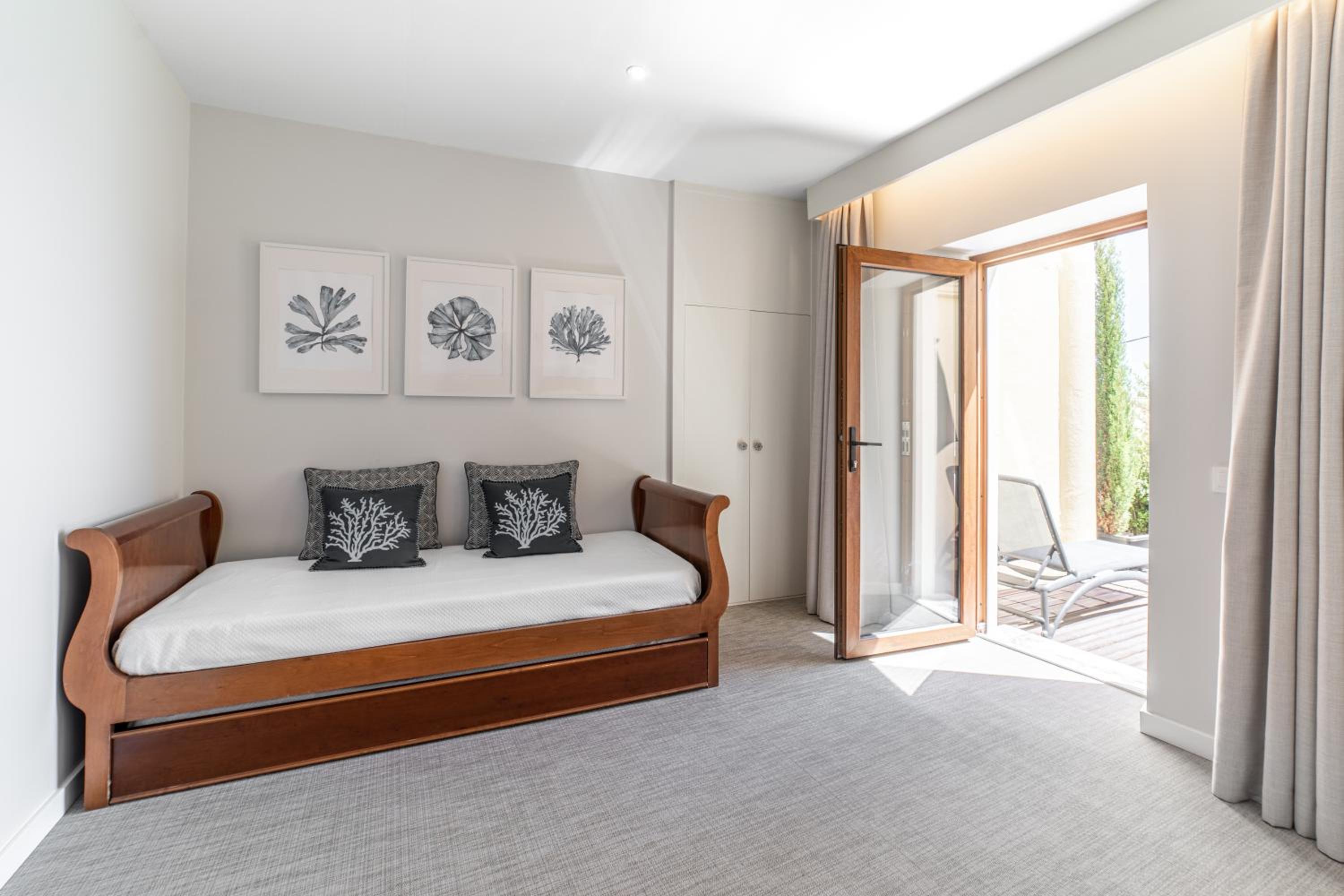 Carvoeiro Vacations - Castelo Guest House - Property Image 6