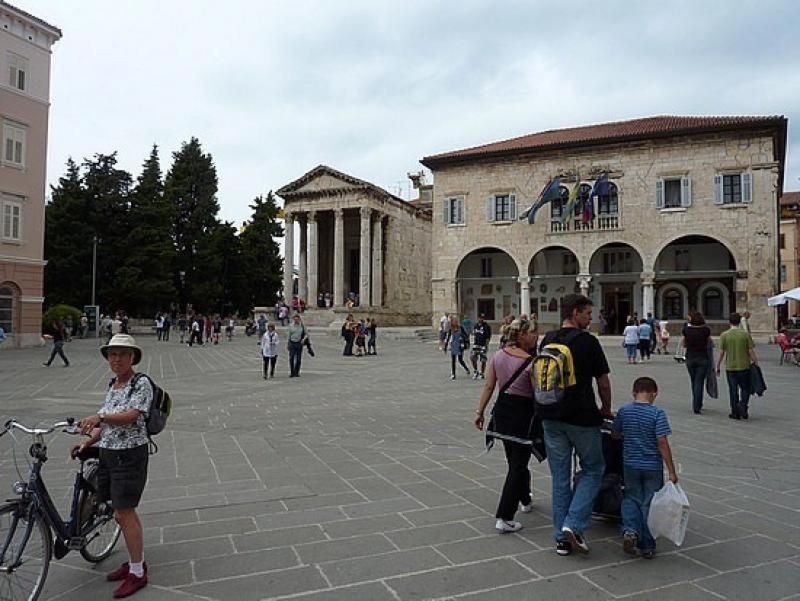 Photo 8