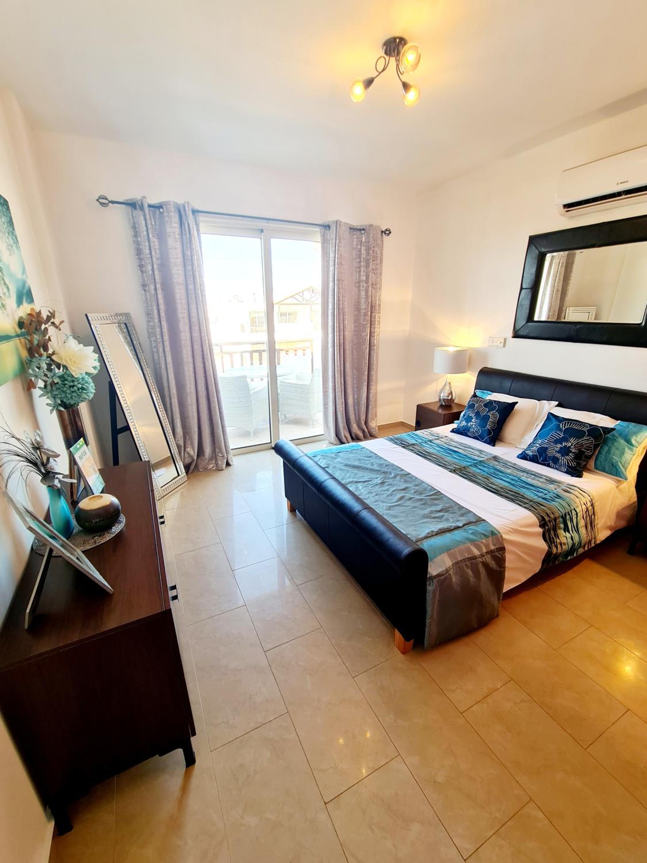 Hotel Stunning apartment C106 with balcony looking over pool - Image 1