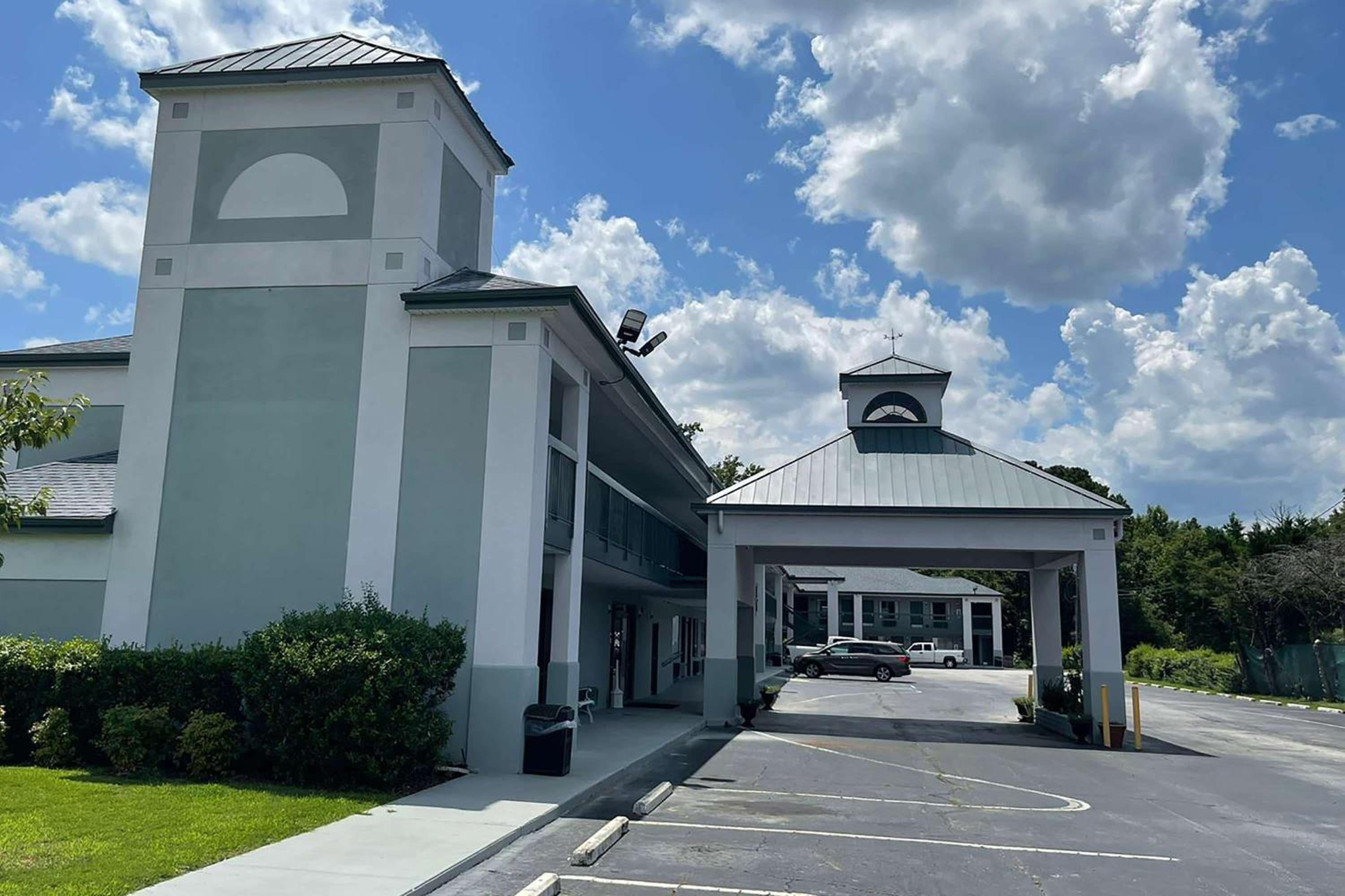 Super 8 by Wyndham Elberton - Property Image 26