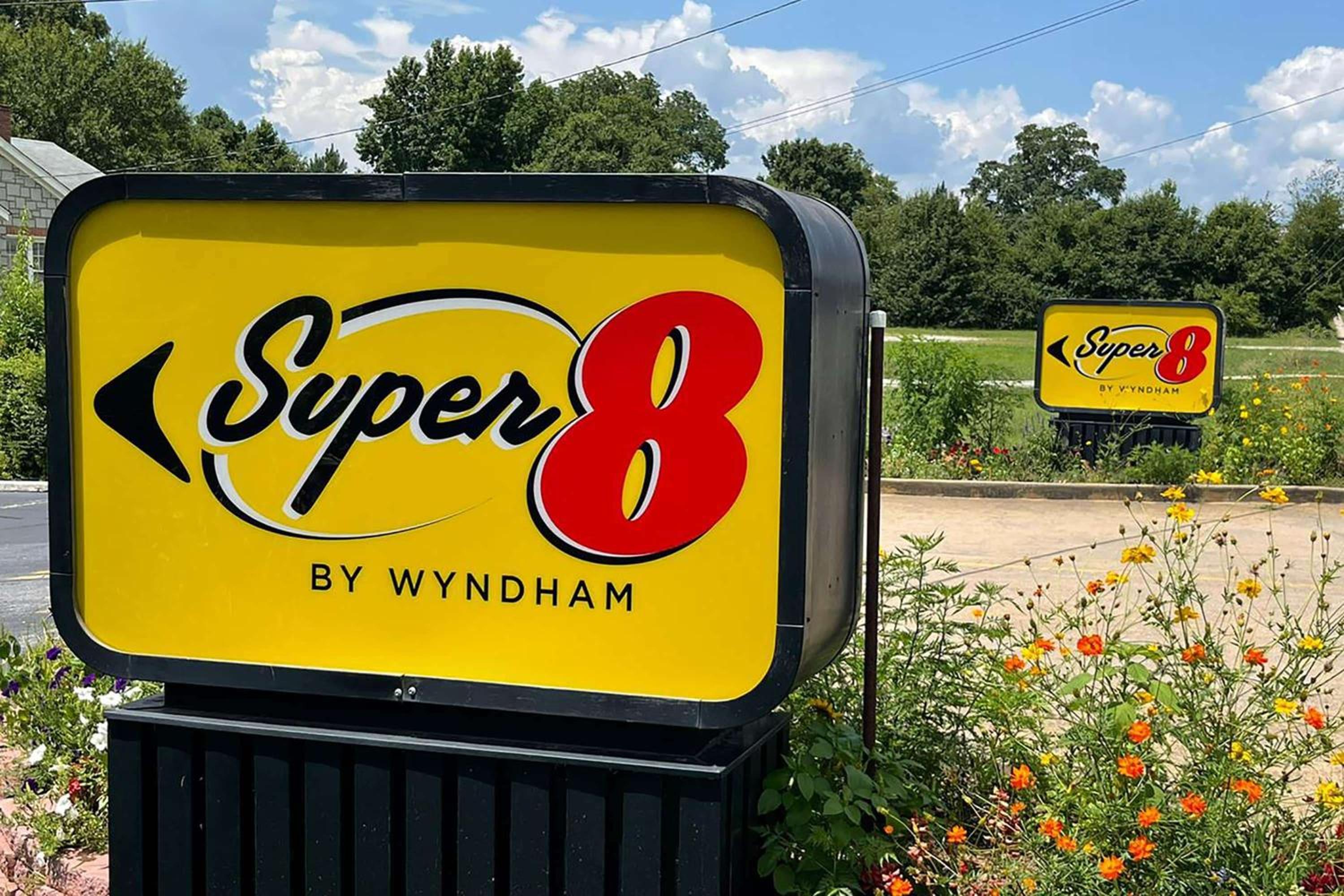 Super 8 by Wyndham Elberton - Property Image 18