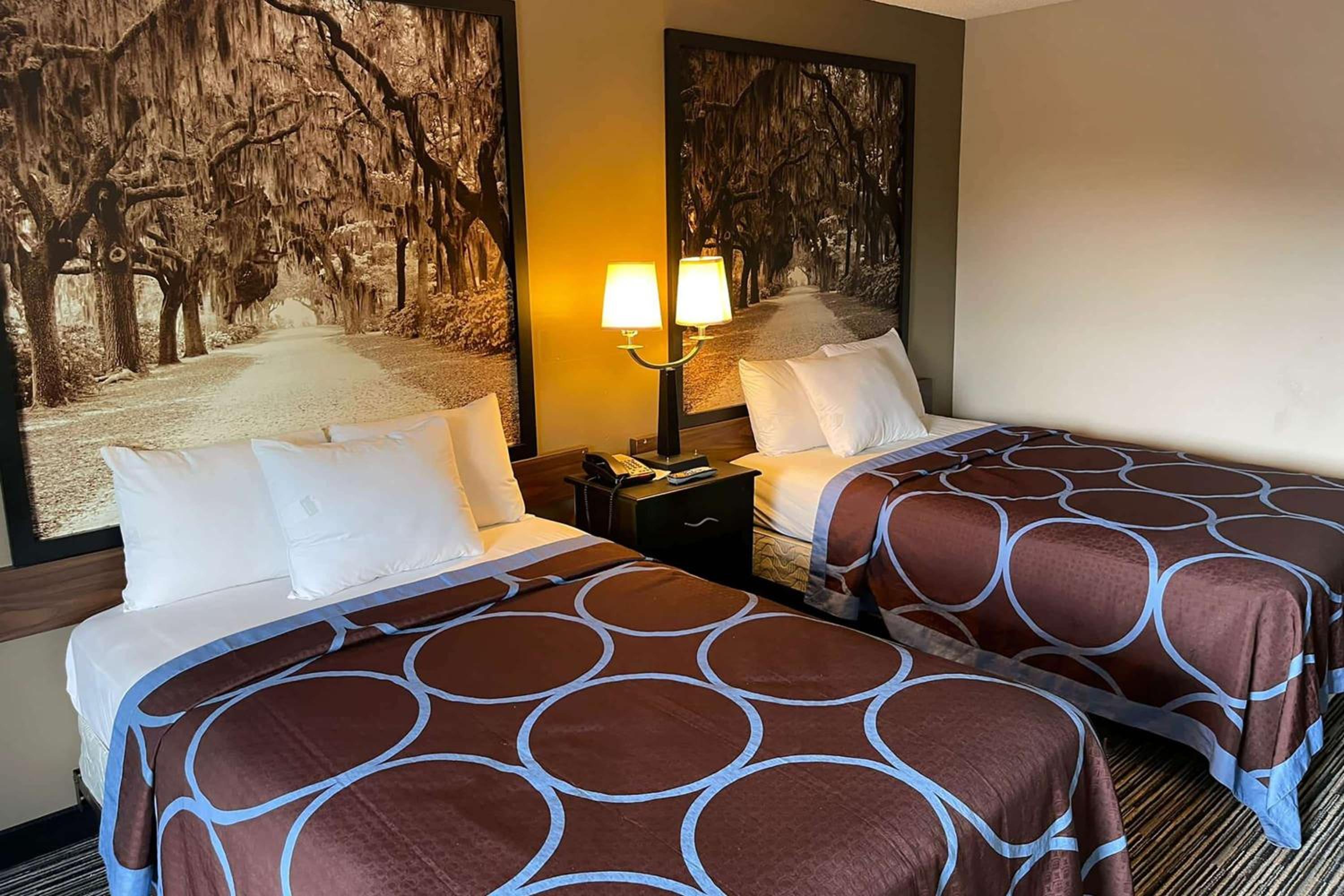 Super 8 by Wyndham Elberton - Property Image 29