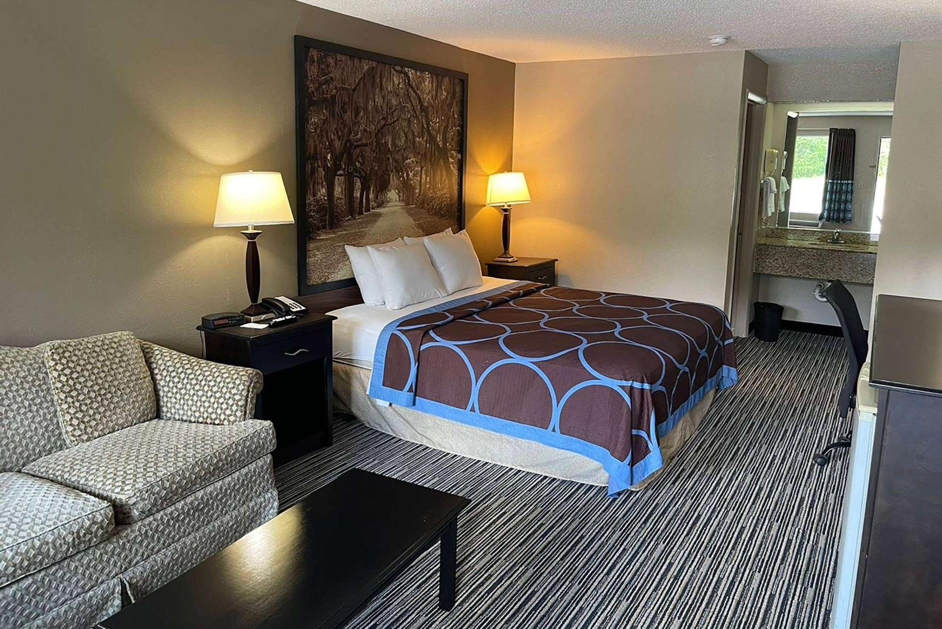 Super 8 by Wyndham Elberton - Property Image 21