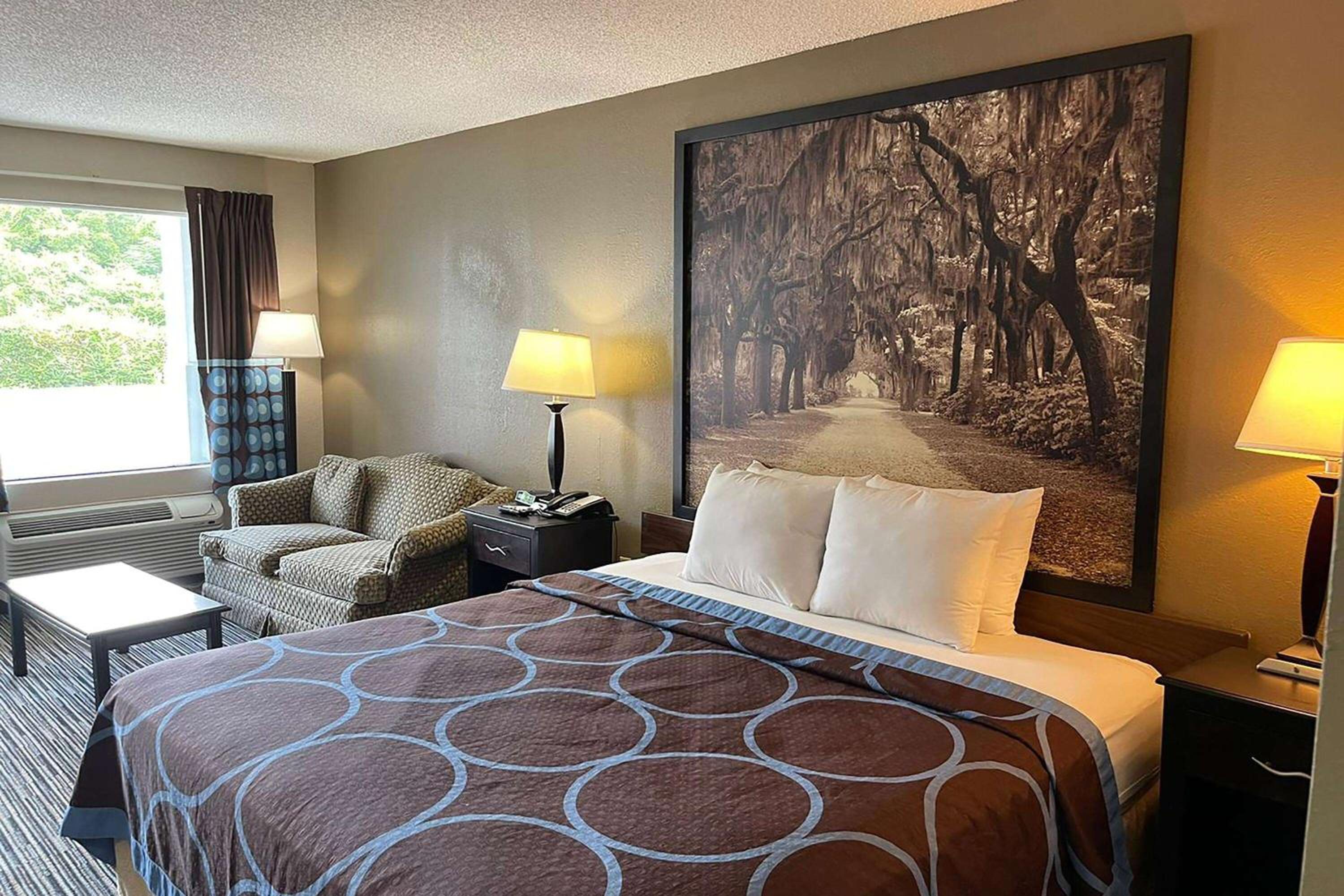 Super 8 by Wyndham Elberton - Property Image 22