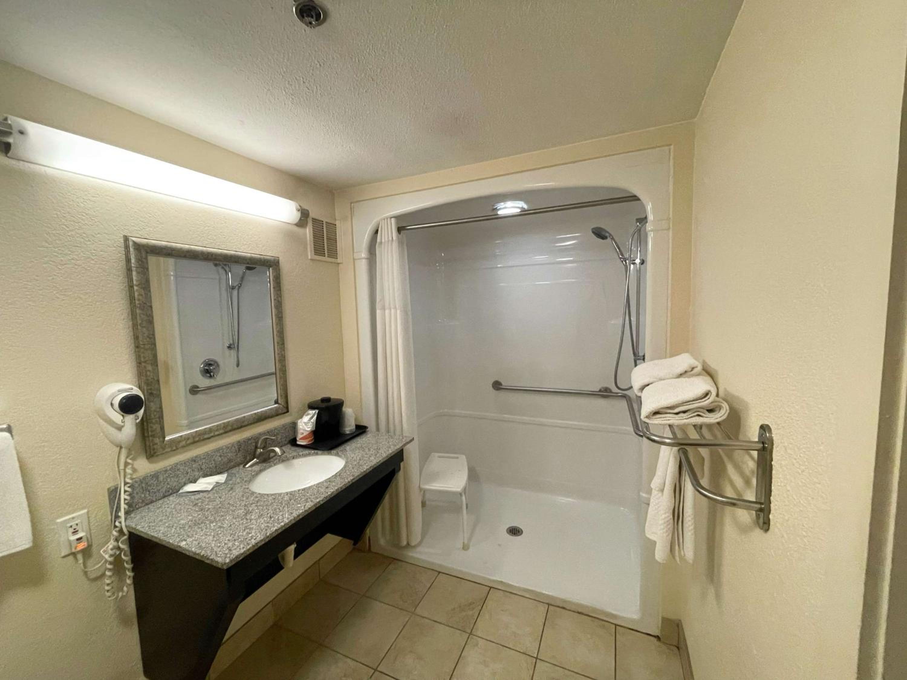 Oklahoma City Vacations - Motel 6 Oklahoma City OK Fairgrounds West - Property Image 31