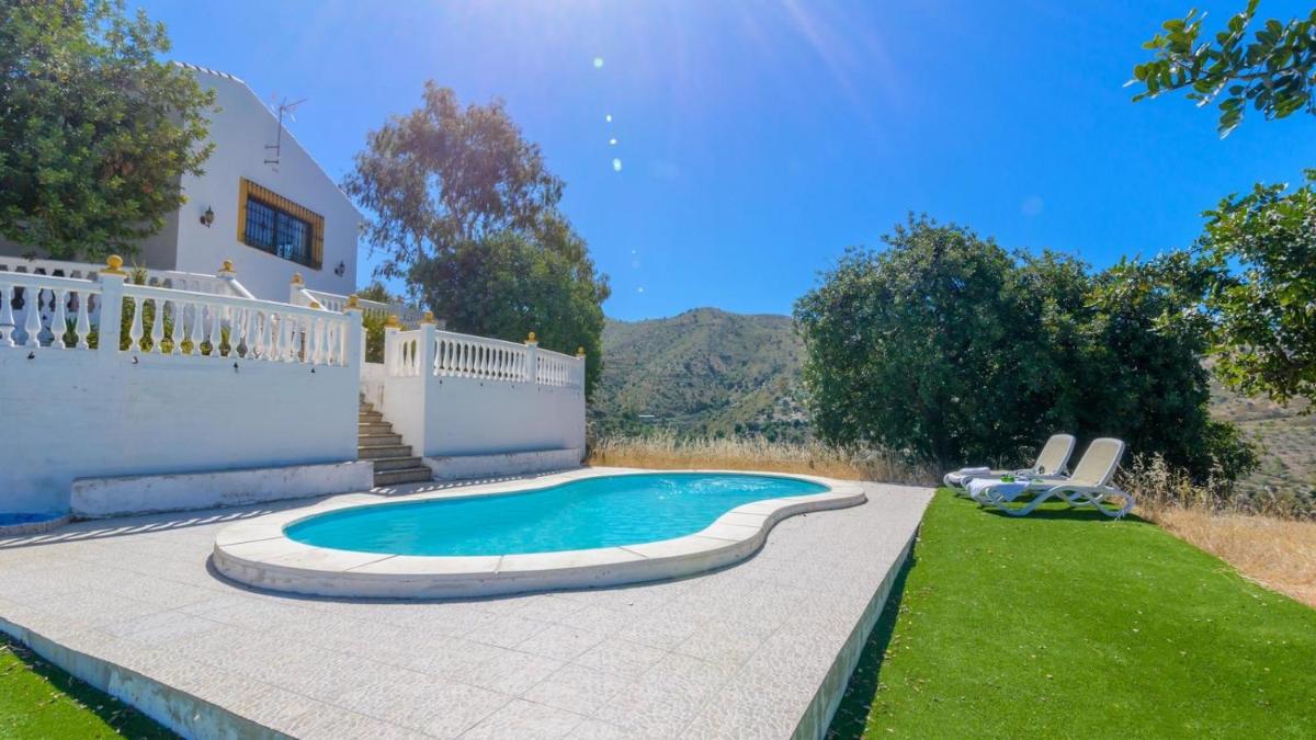 Finca El Mirador Malaga by Ruralidays