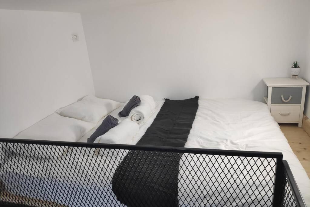 Centrally-located Quiet Cozy Loft apartment view 5