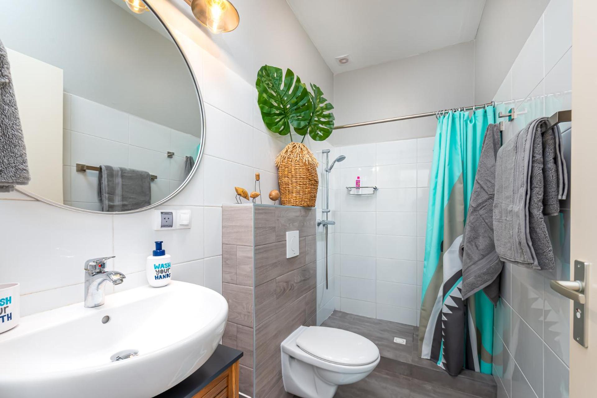 Villa Chica 3 min to Beach, Diving & Restaurants with Pool and private Garden 10 min to Windsurfing & Kitesurfing