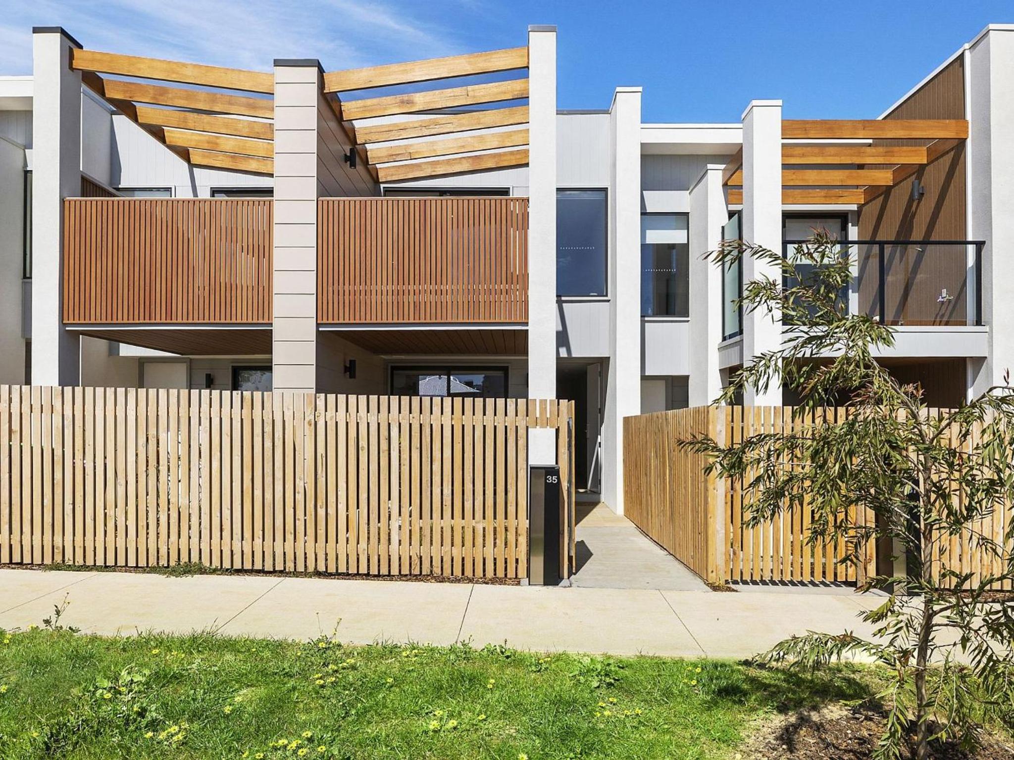 Torquay Vacations - Beach Townhouse Storrer 35 - Property Image 1