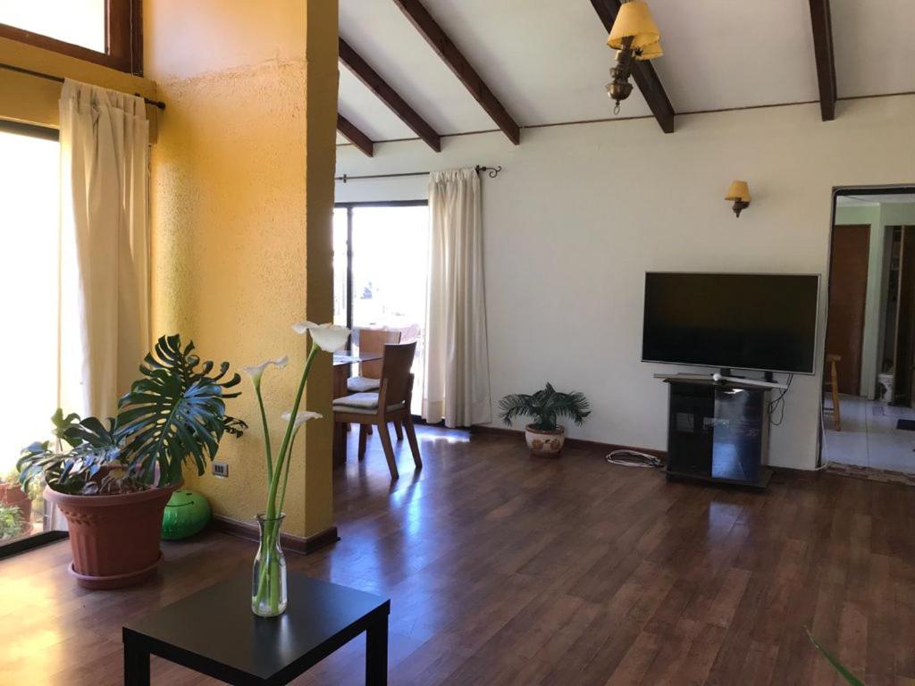 Casa ejecutiva 5 dormitorios ideal empresas 7-8 huéspedes