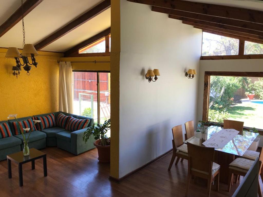 Casa ejecutiva 5 dormitorios ideal empresas 7-8 huéspedes