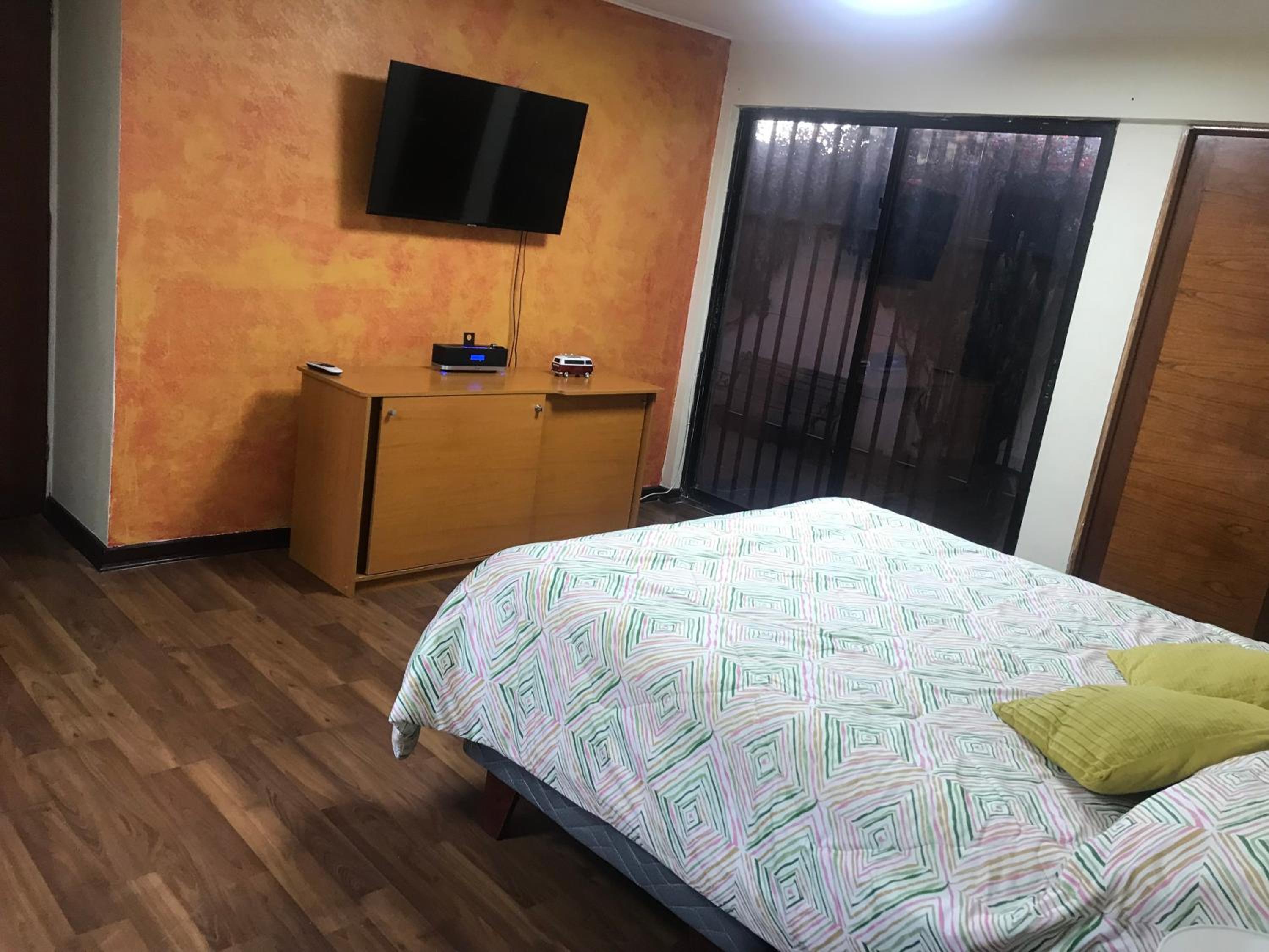 Casa ejecutiva 5 dormitorios ideal empresas 7-8 huéspedes