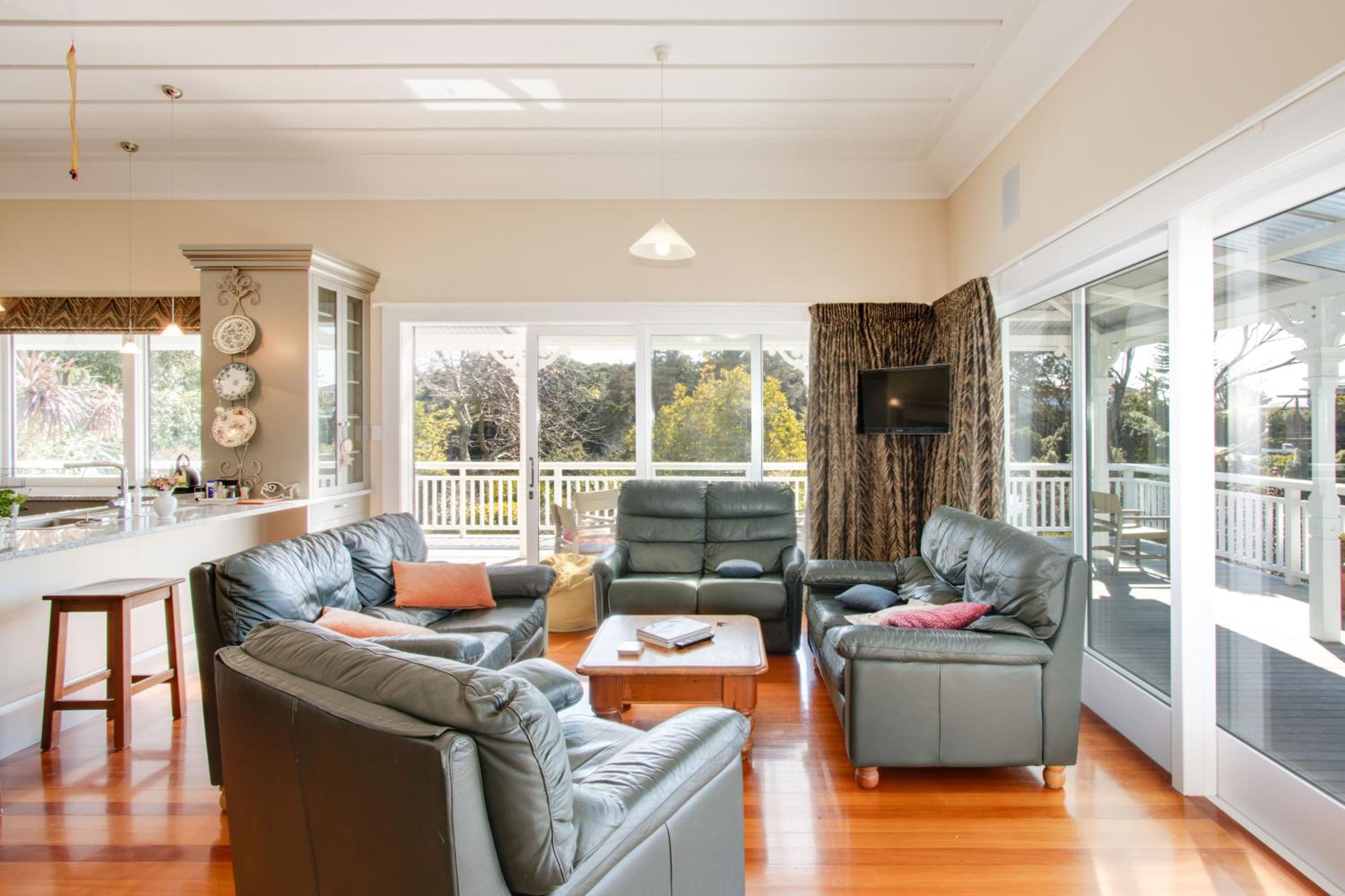 The Verandah - Napier Holiday Home view 3