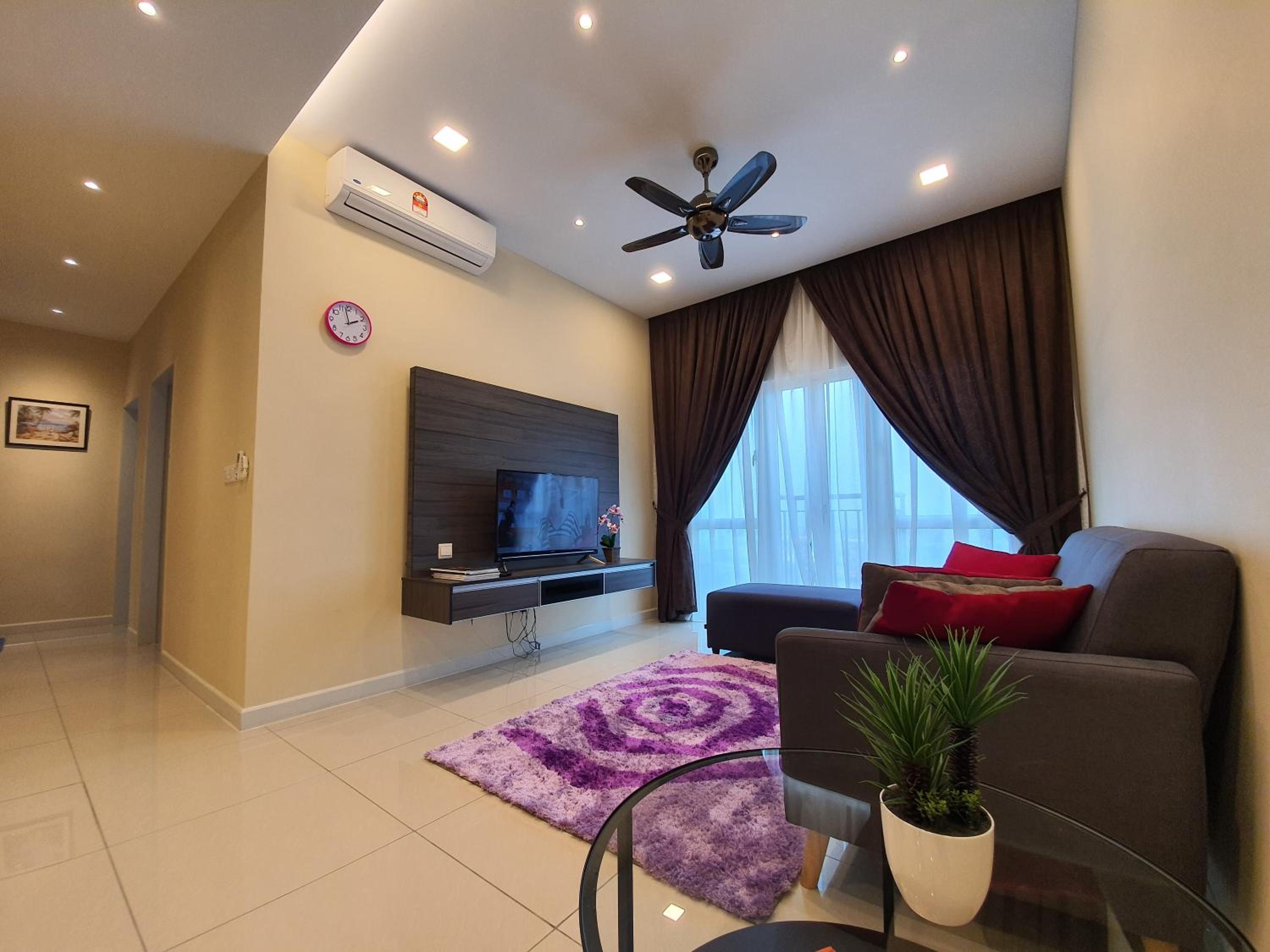 Southville Stay 2 @ Savanna Executive Suite view 5