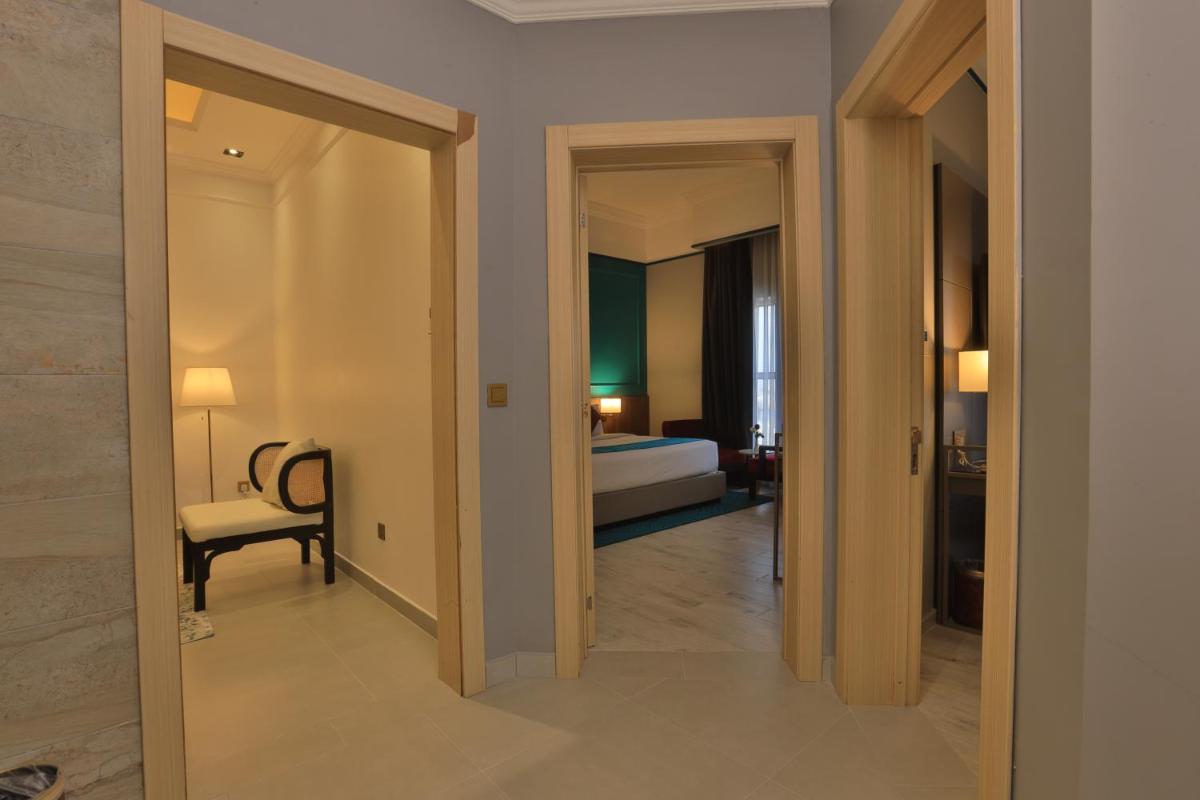 Hujra Hotel Tahlia Jeddah view 3