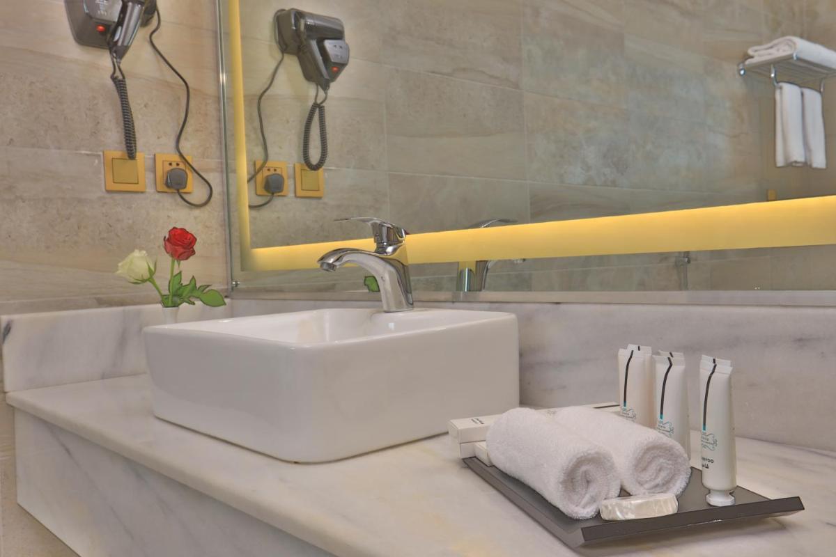 Hujra Hotel Tahlia Jeddah view 5