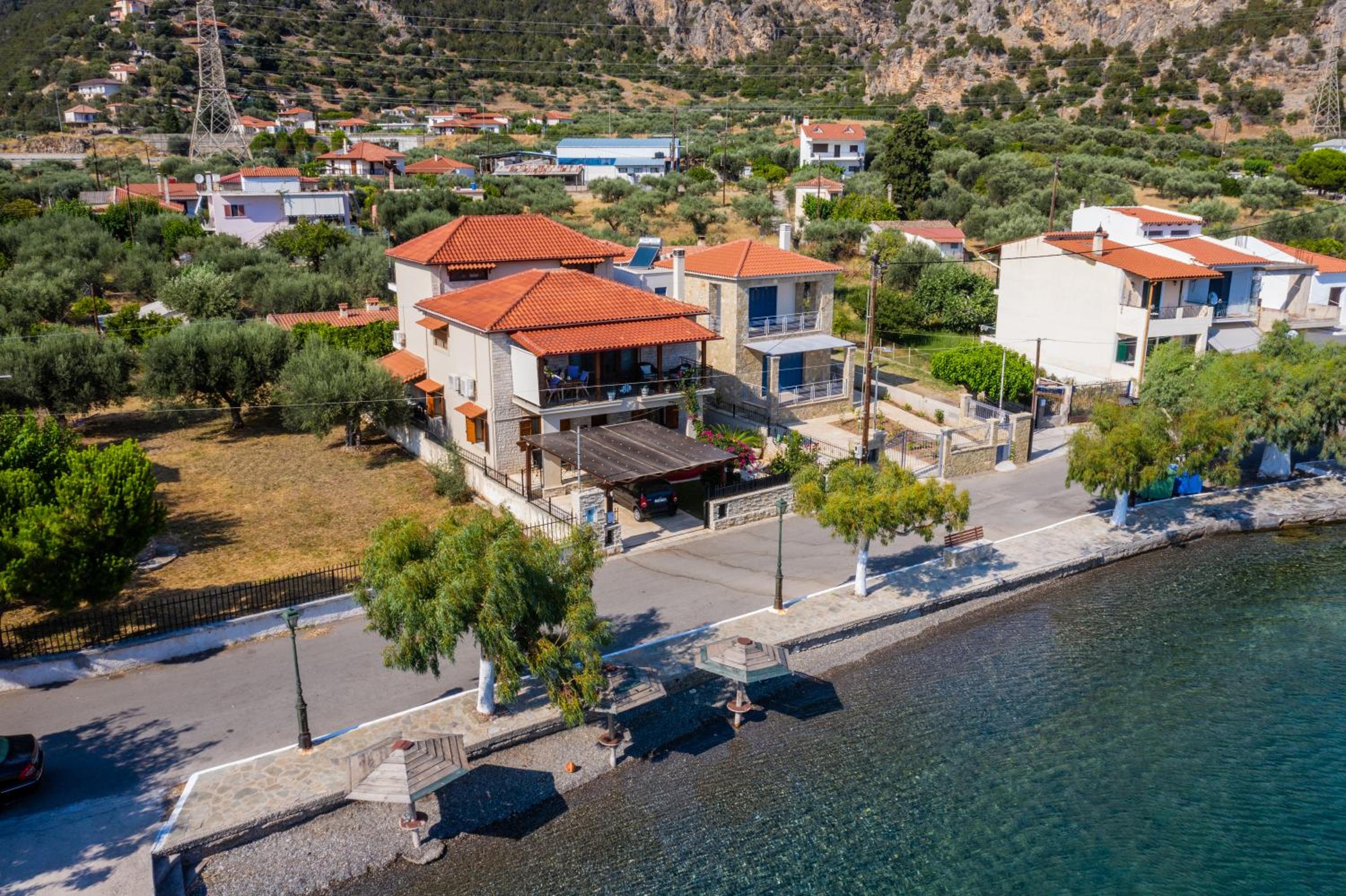 Amaryllis Holiday Home view 2