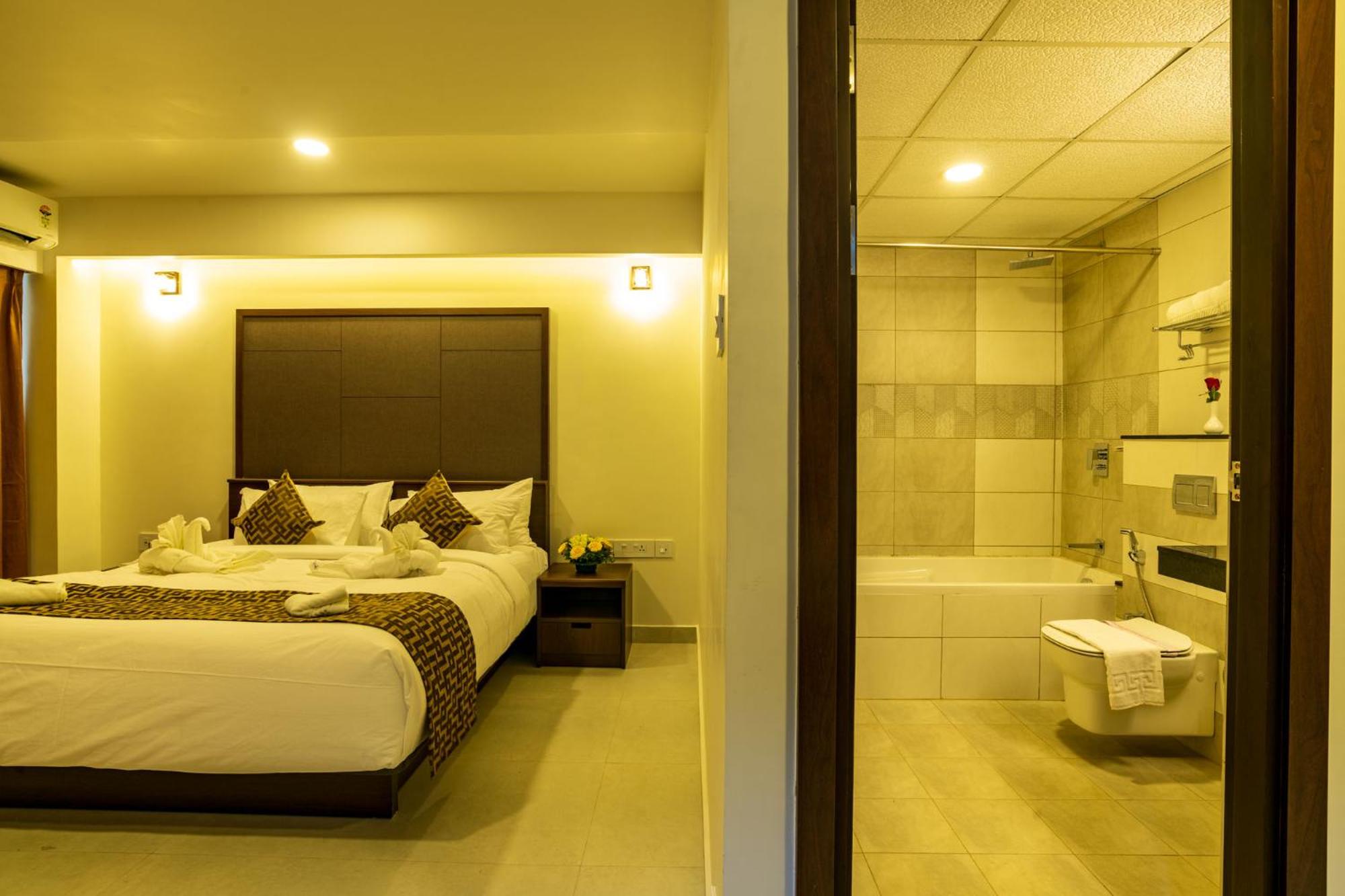 Cochin Vacations - Arctic Hotel - Property Image 2