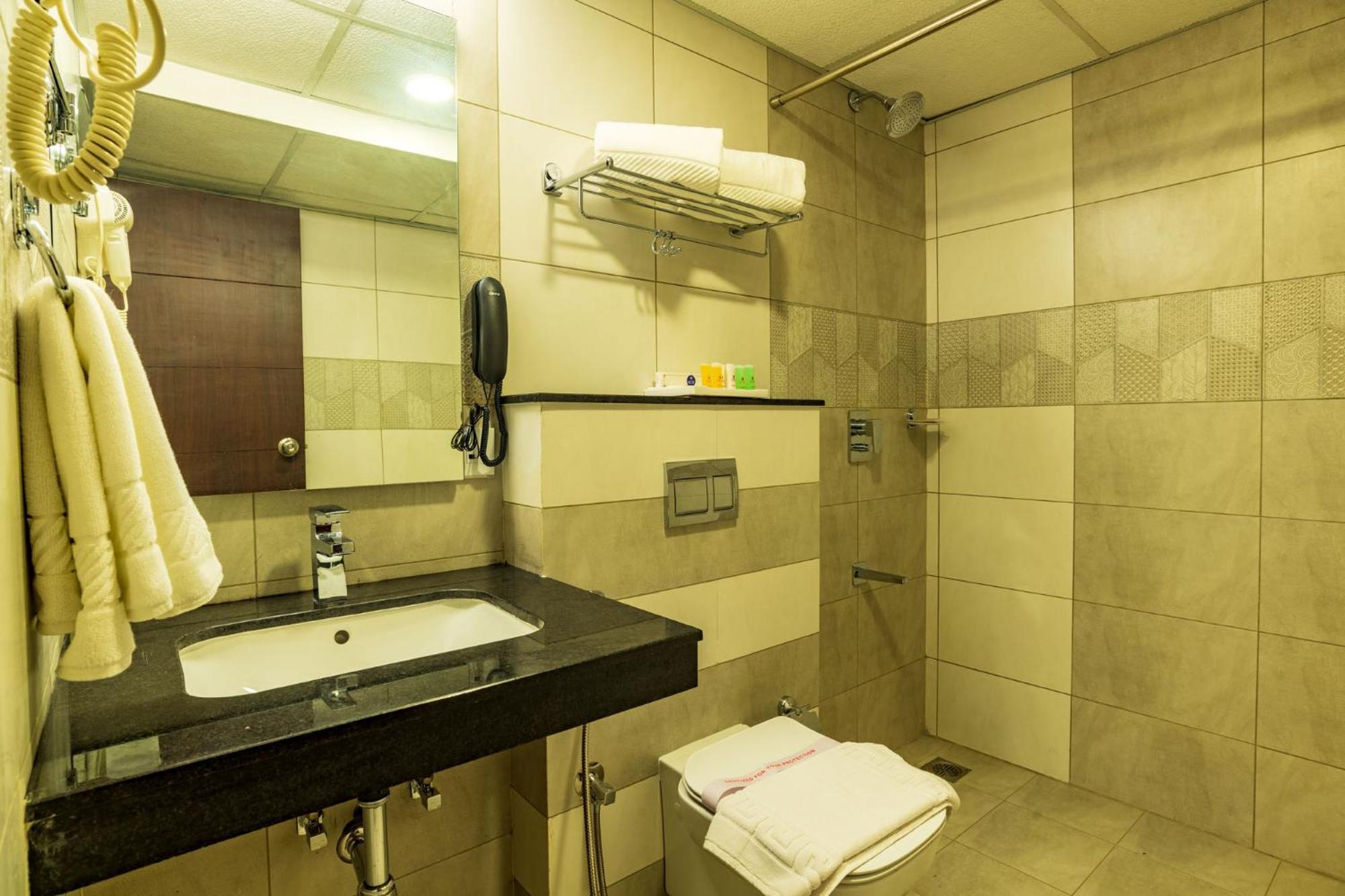 Cochin Vacations - Arctic Hotel - Property Image 1
