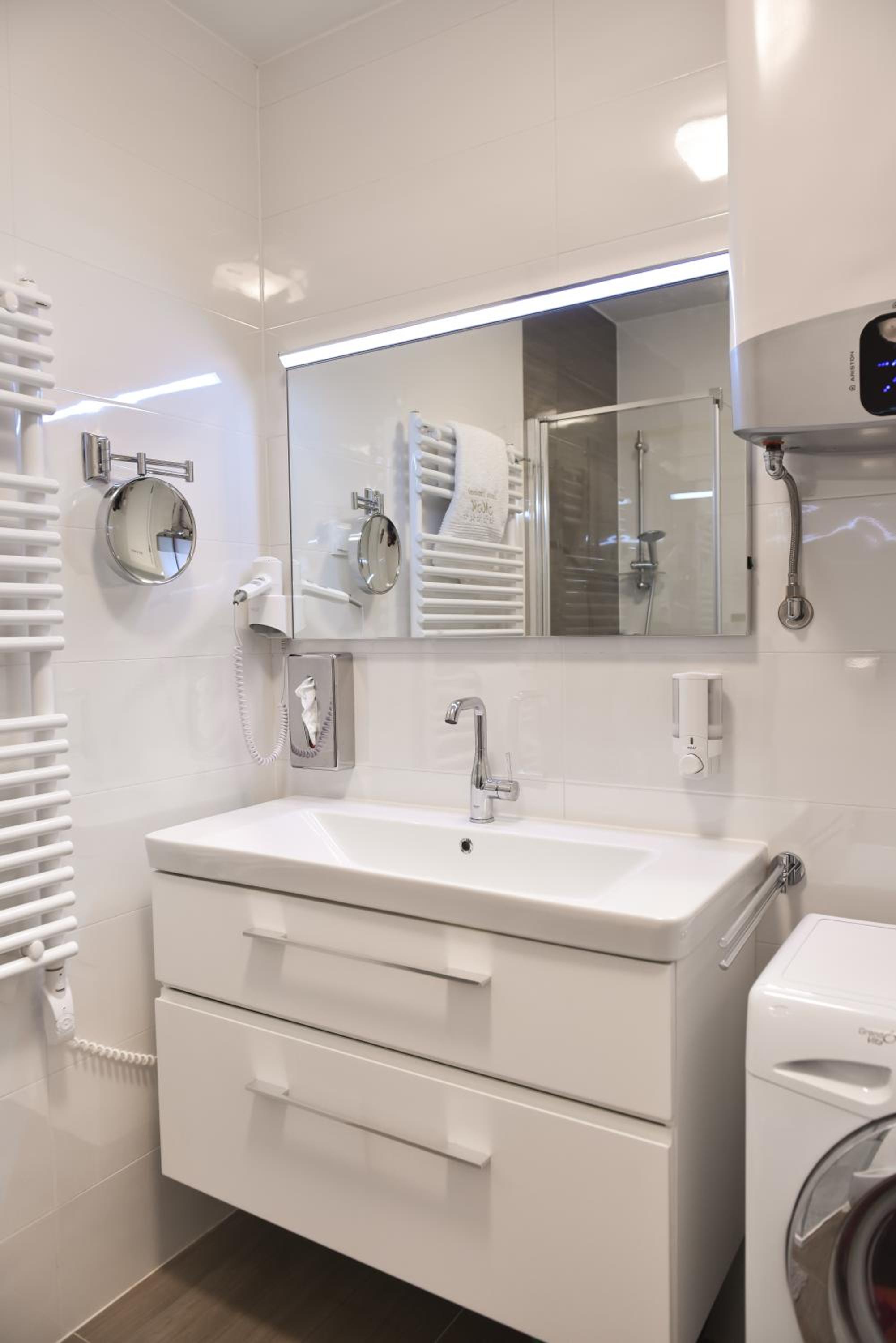 MM Luxury Apartments GOLD & RUBIN photo 5