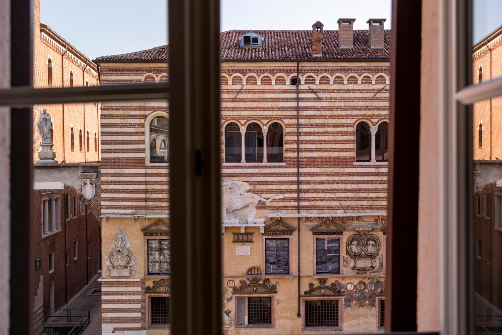 Lords of Verona Luxury Apartments