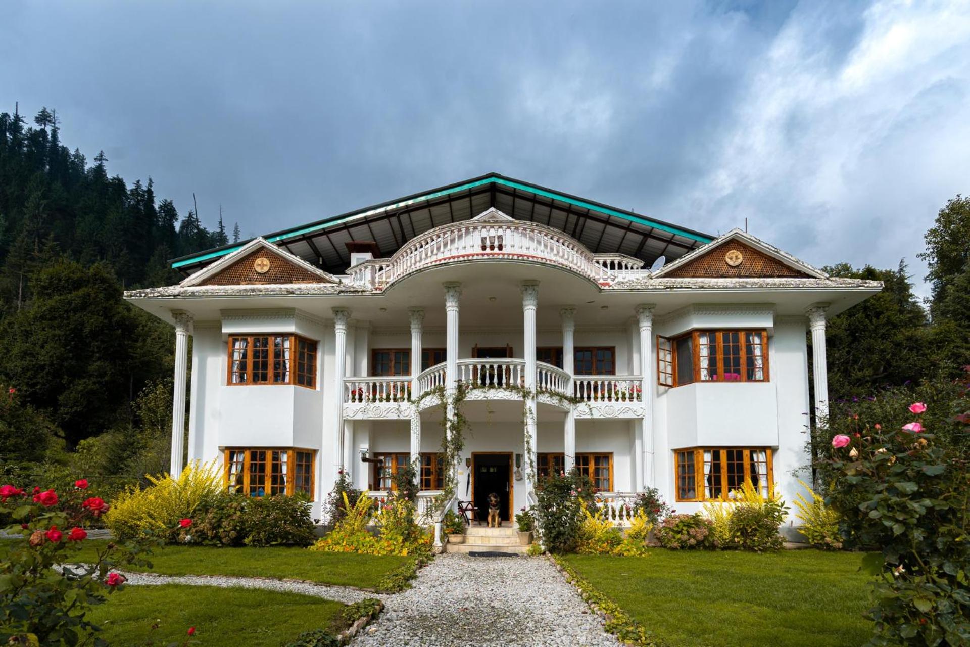 The Lama House by VEO - Serene Mountain Villa, Manali view 4