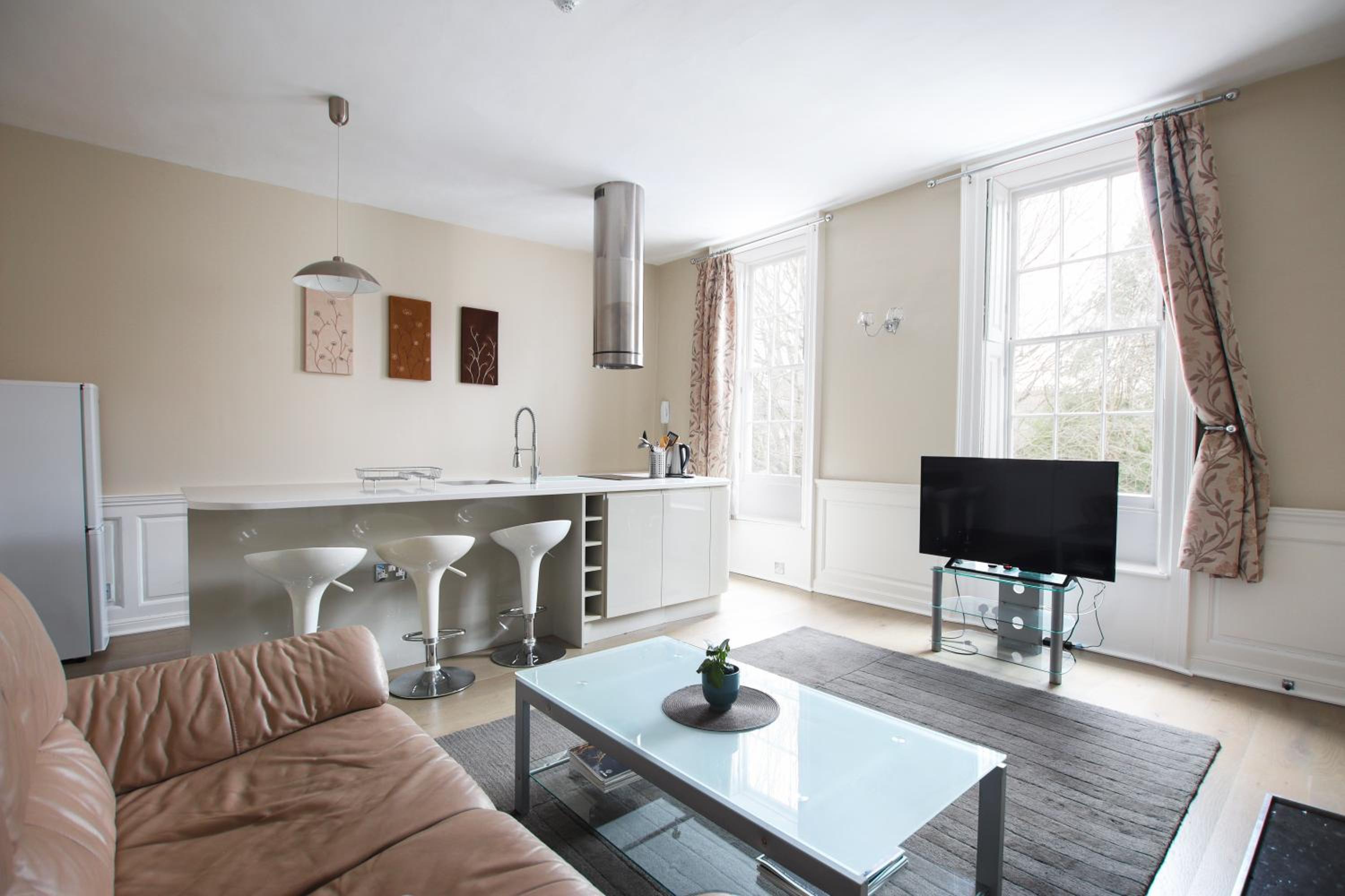 Elegant Georgian apartment near Clifton Village view 2