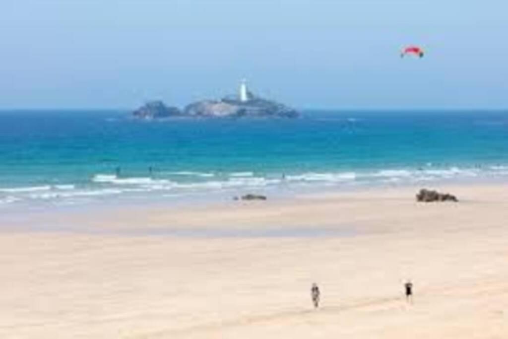 St Ives apartment private parking with garden 10 minute walk into town and beach view 5