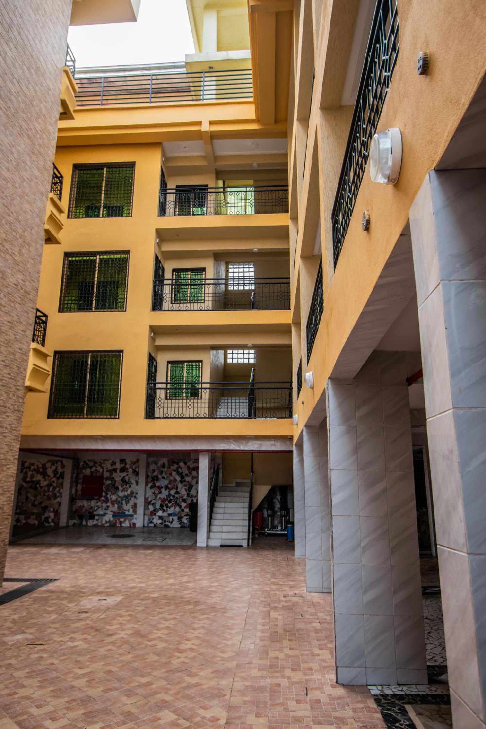 Residence Le Bonheur - 2 Bed Apartment by Douala Mall/Airport