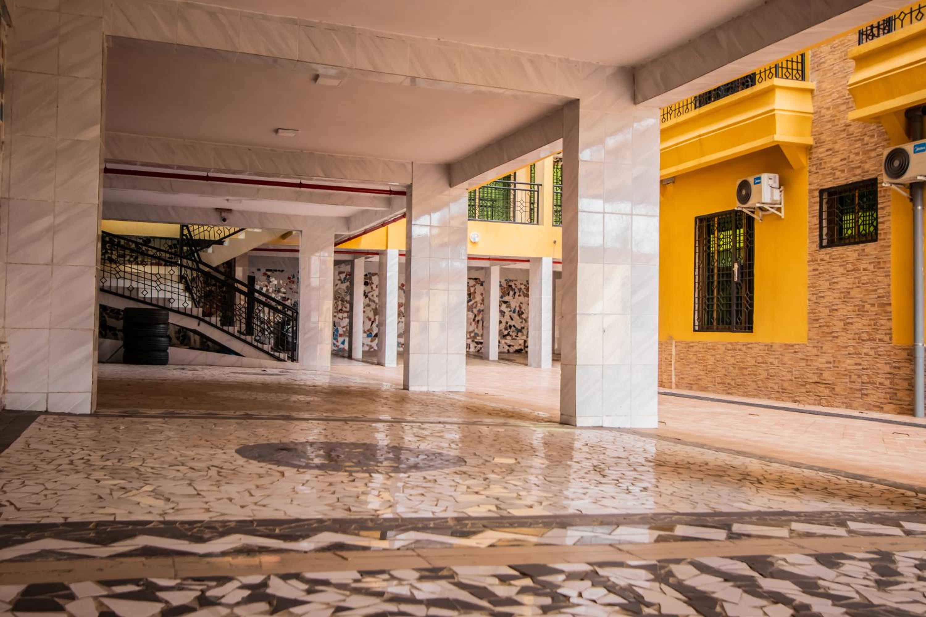 Residence Le Bonheur - 2 Bed Apartment by Douala Mall/Airport