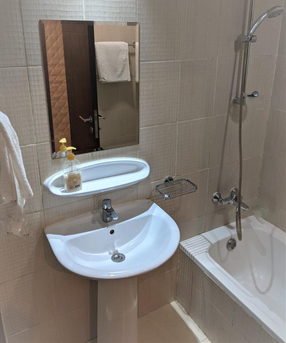 Fully Furnished Studio with Golf views and Gym