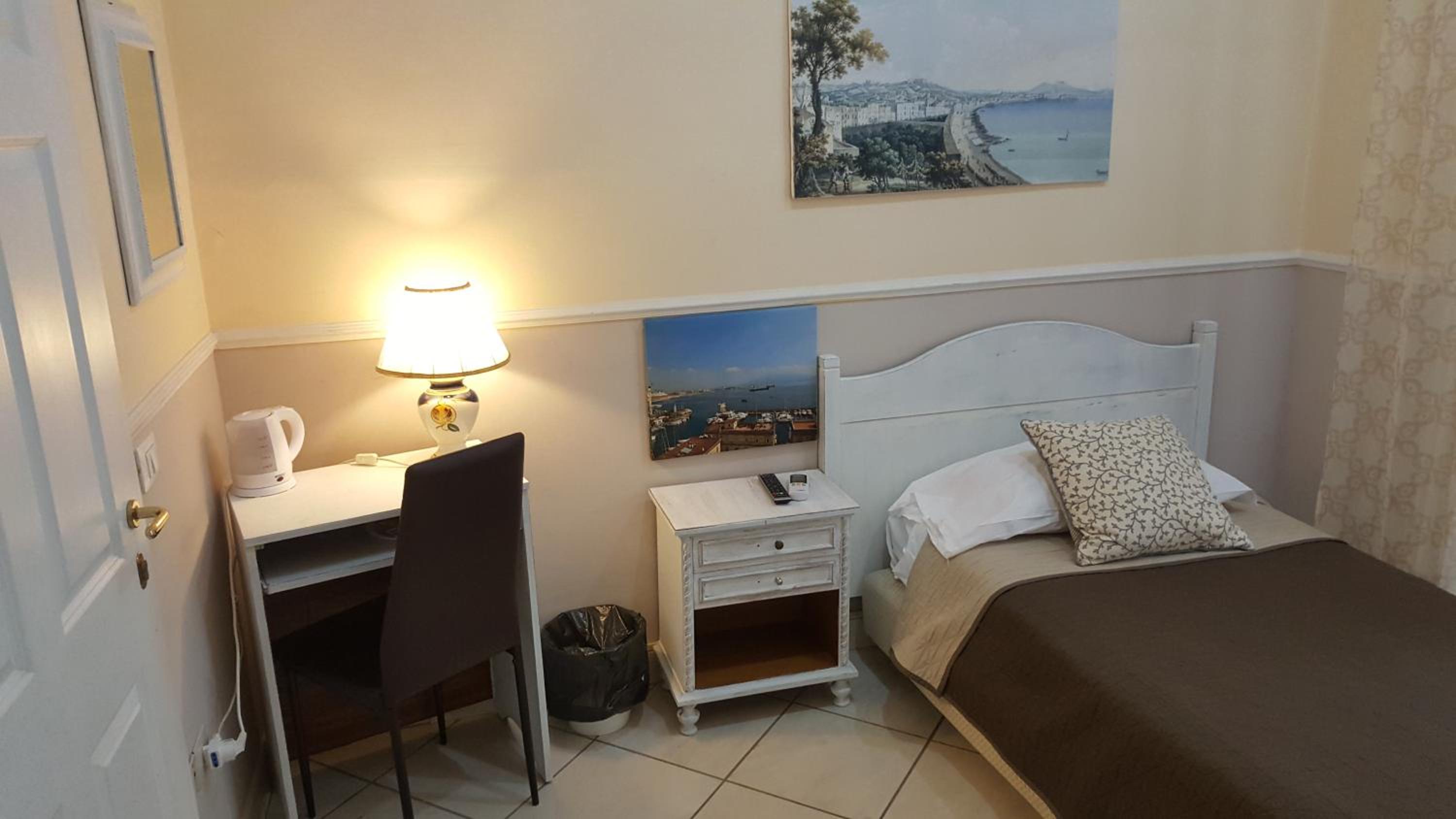B&B Hotel Napoli — 9