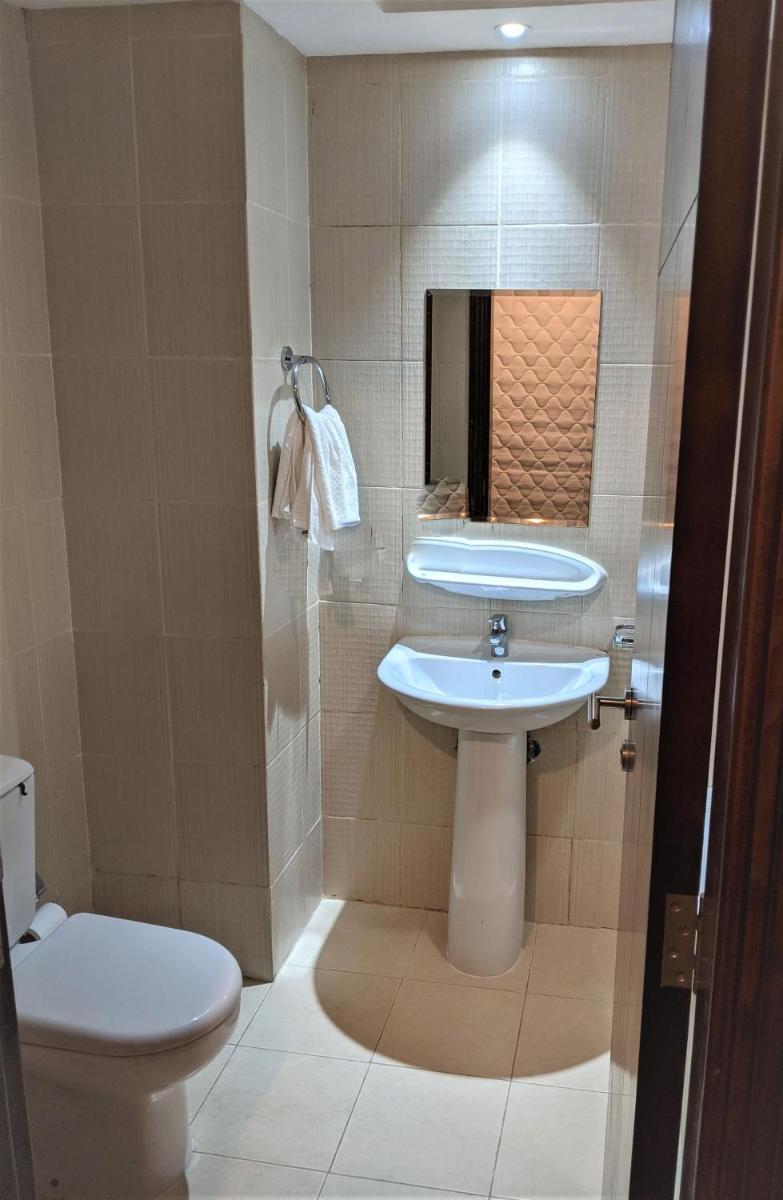 Fully Furnished Studio with Golf views and Gym
