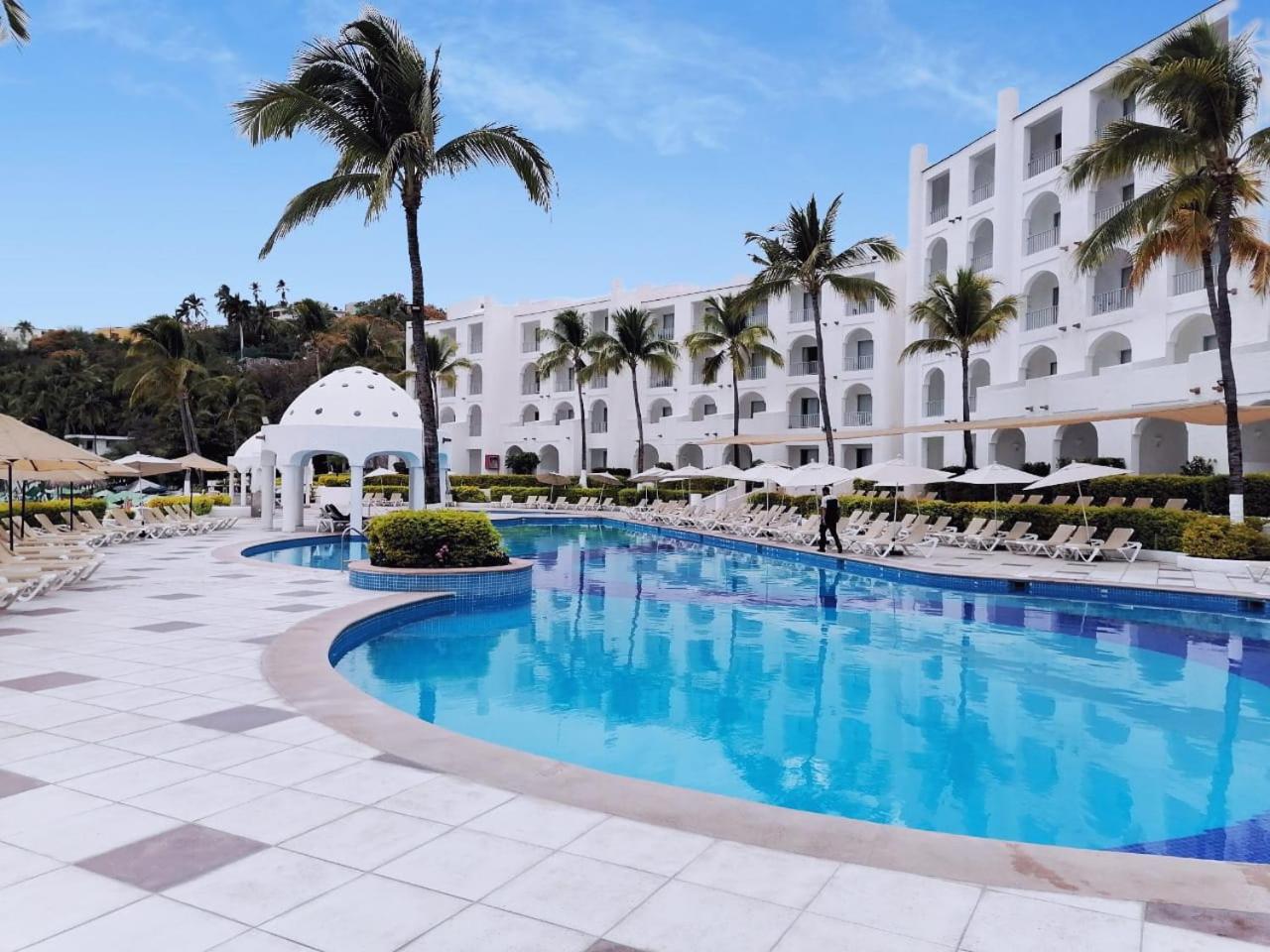 Sierra Mar All Inclusive at Tesoro - Property Image 1