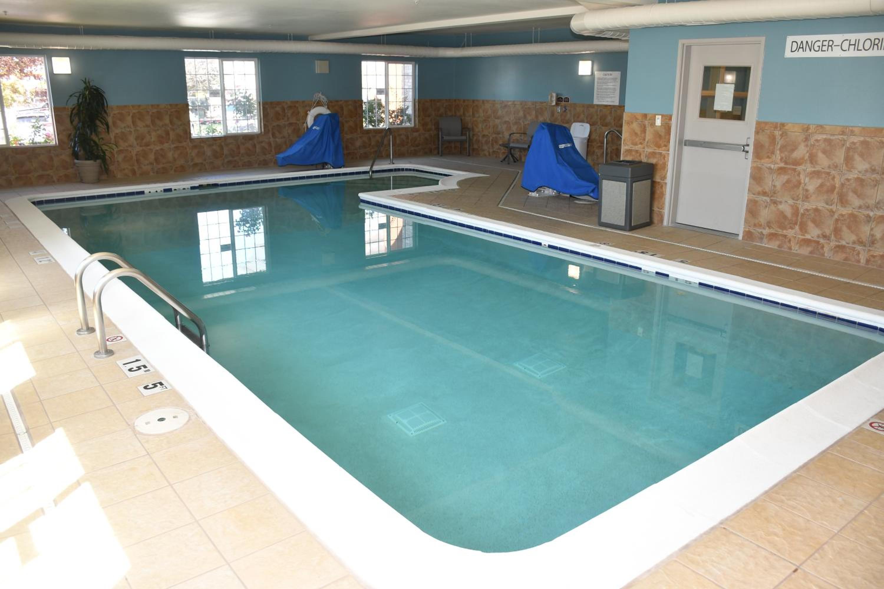 Evanston Vacations - Holiday Inn Express Hotel  Suites Evanston, an IHG Hotel - Property Image 9