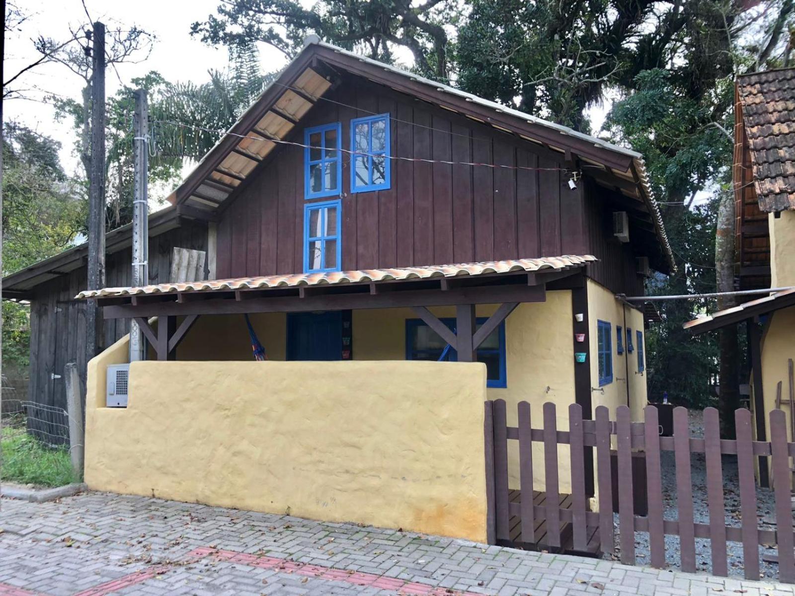 Chalés no centro de Bombinhas